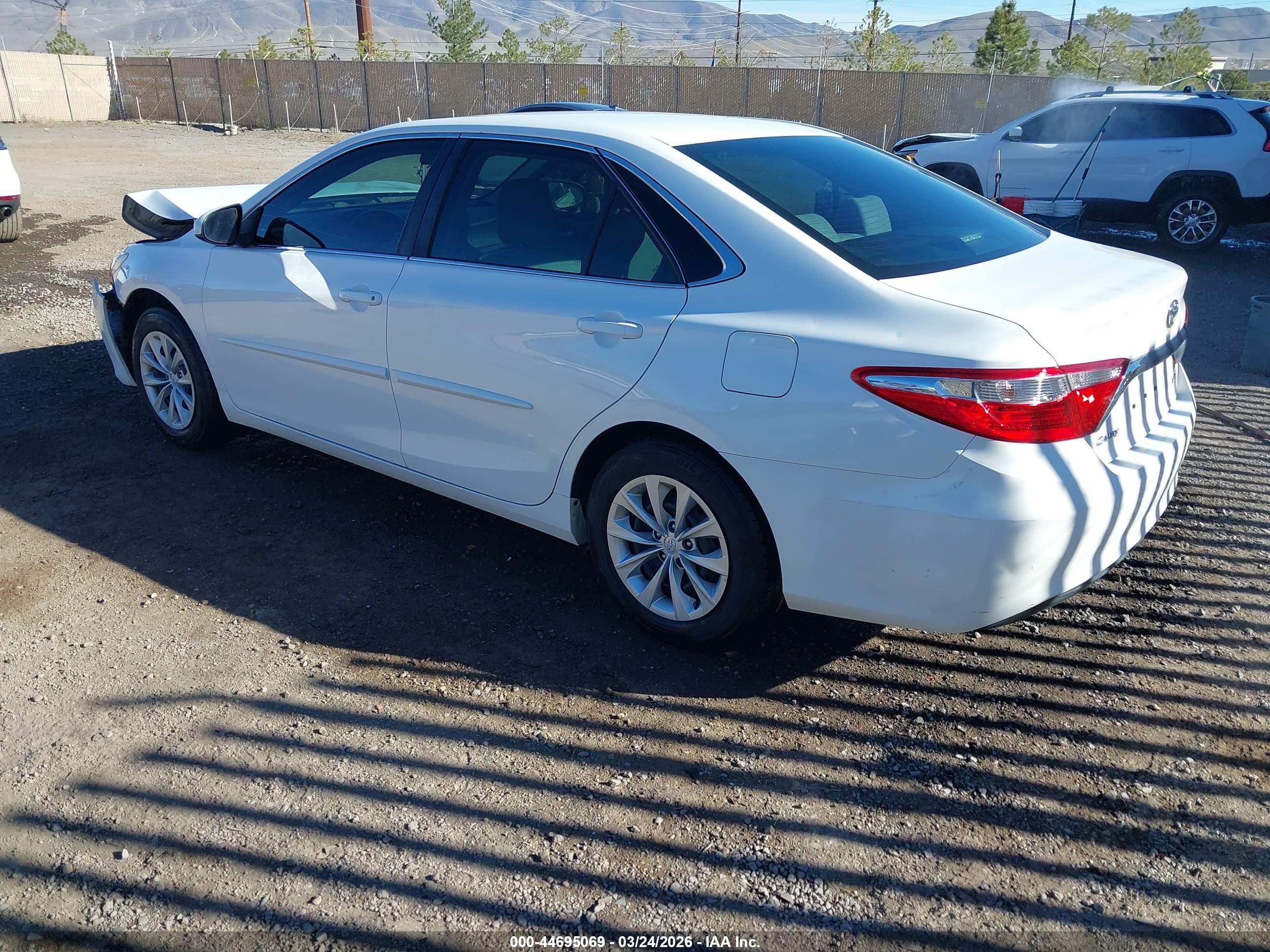 TOYOTA CAMRY image 3