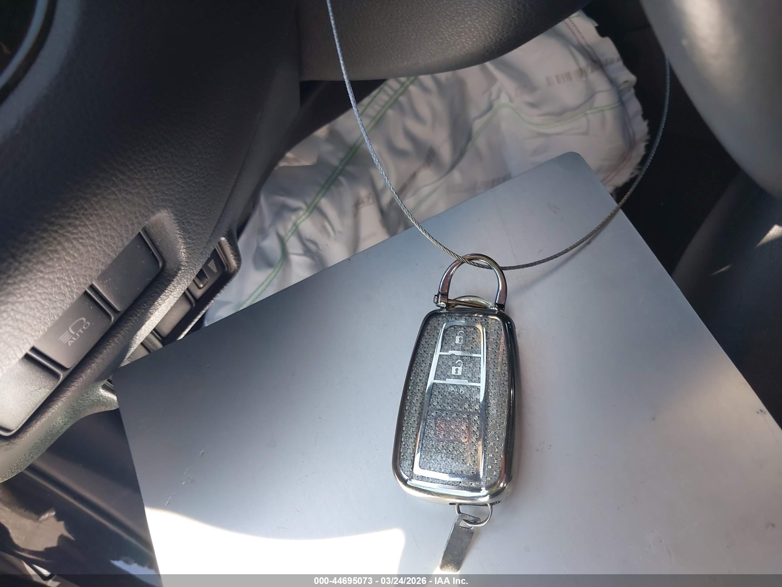TOYOTA C-HR image 11