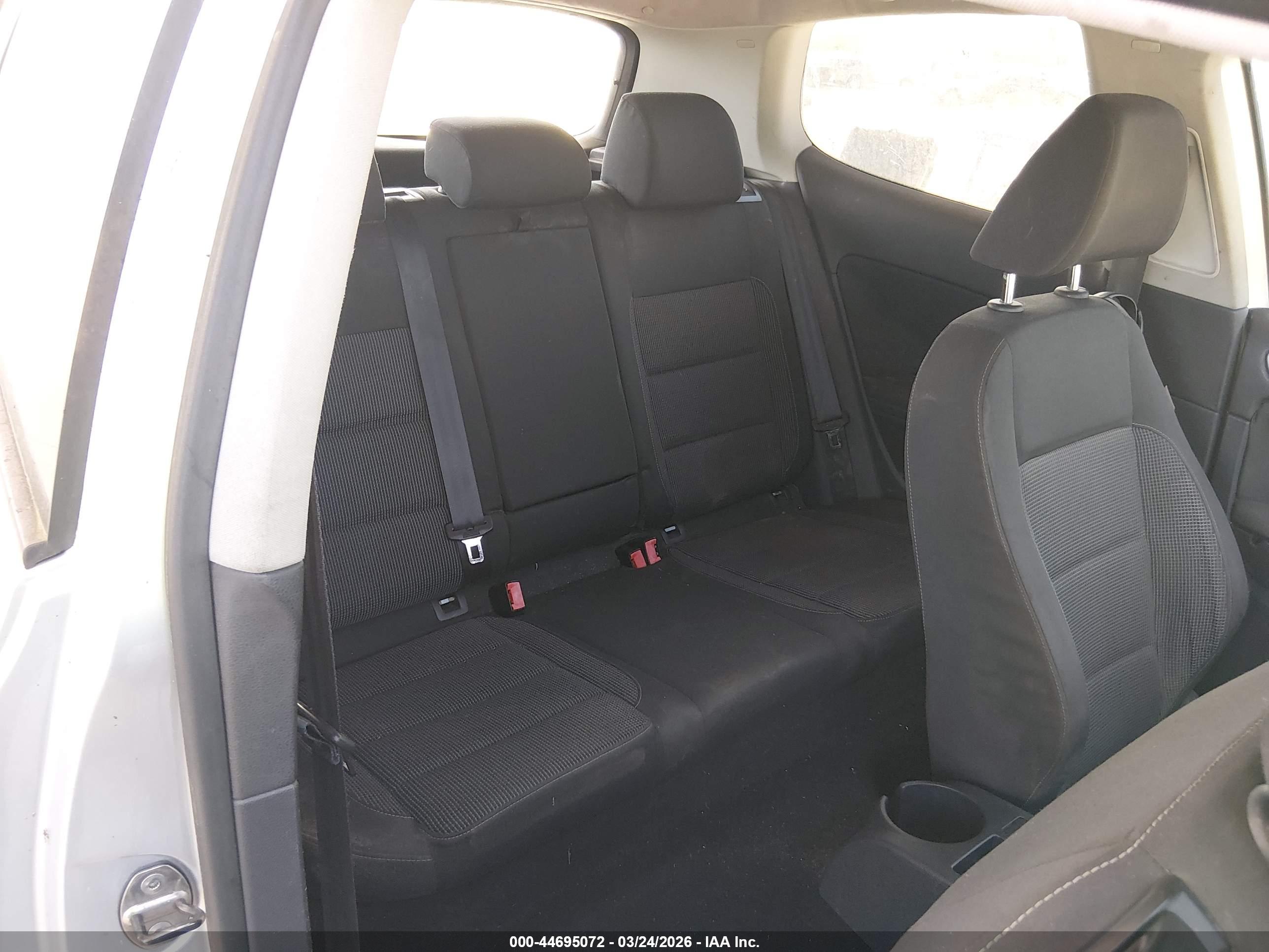 VOLKSWAGEN GOLF image 8