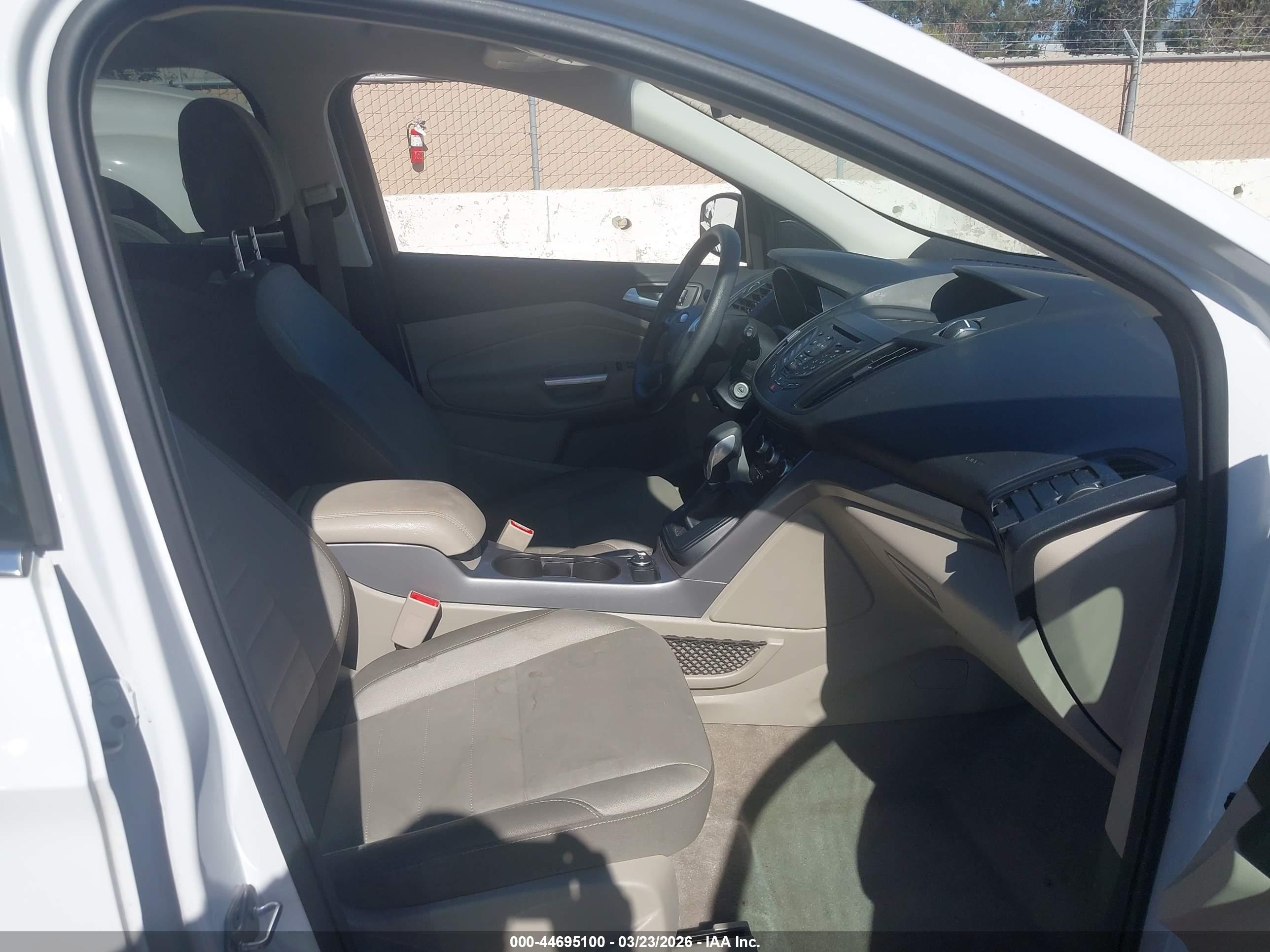 FORD ESCAPE image 5
