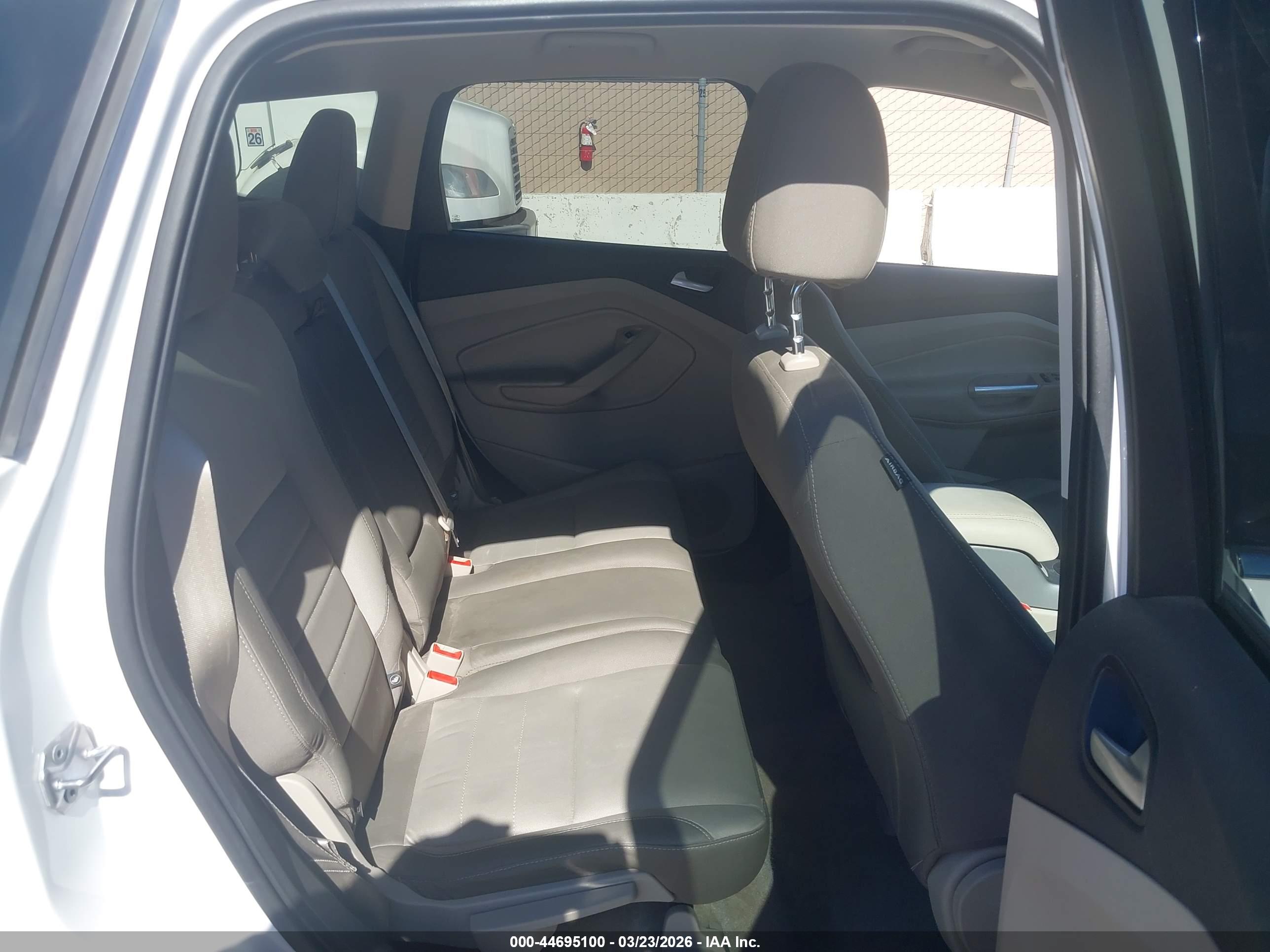 FORD ESCAPE image 8