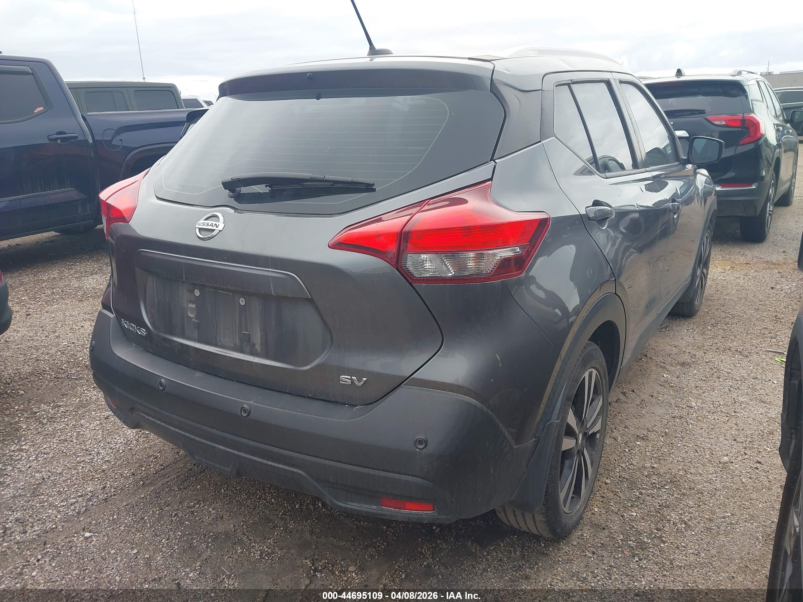 NISSAN KICKS image 4
