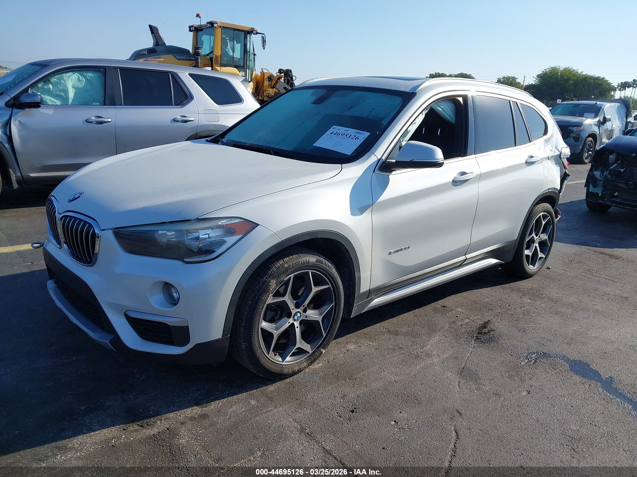 BMW X1 image 2