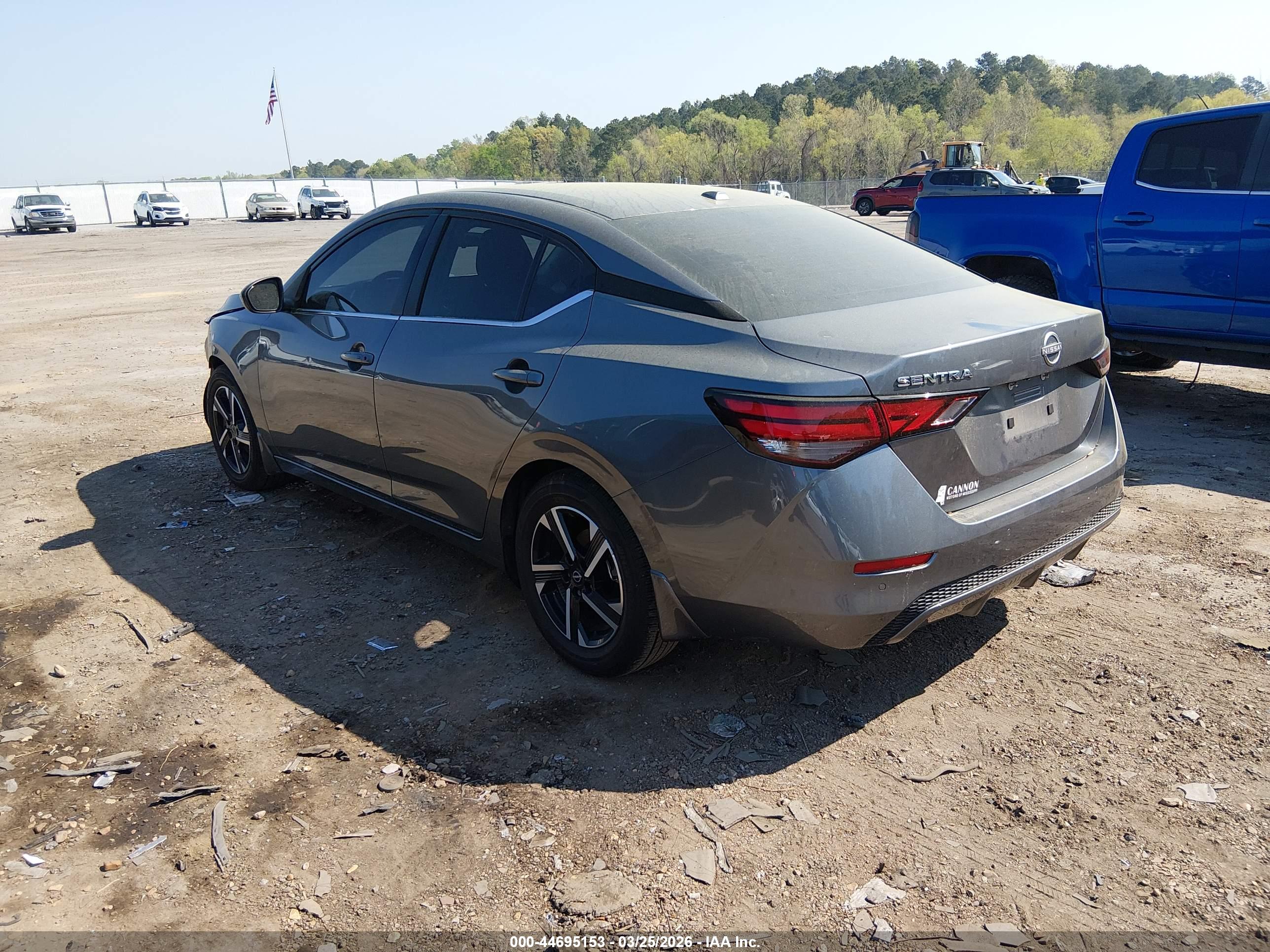 NISSAN SENTRA image 3