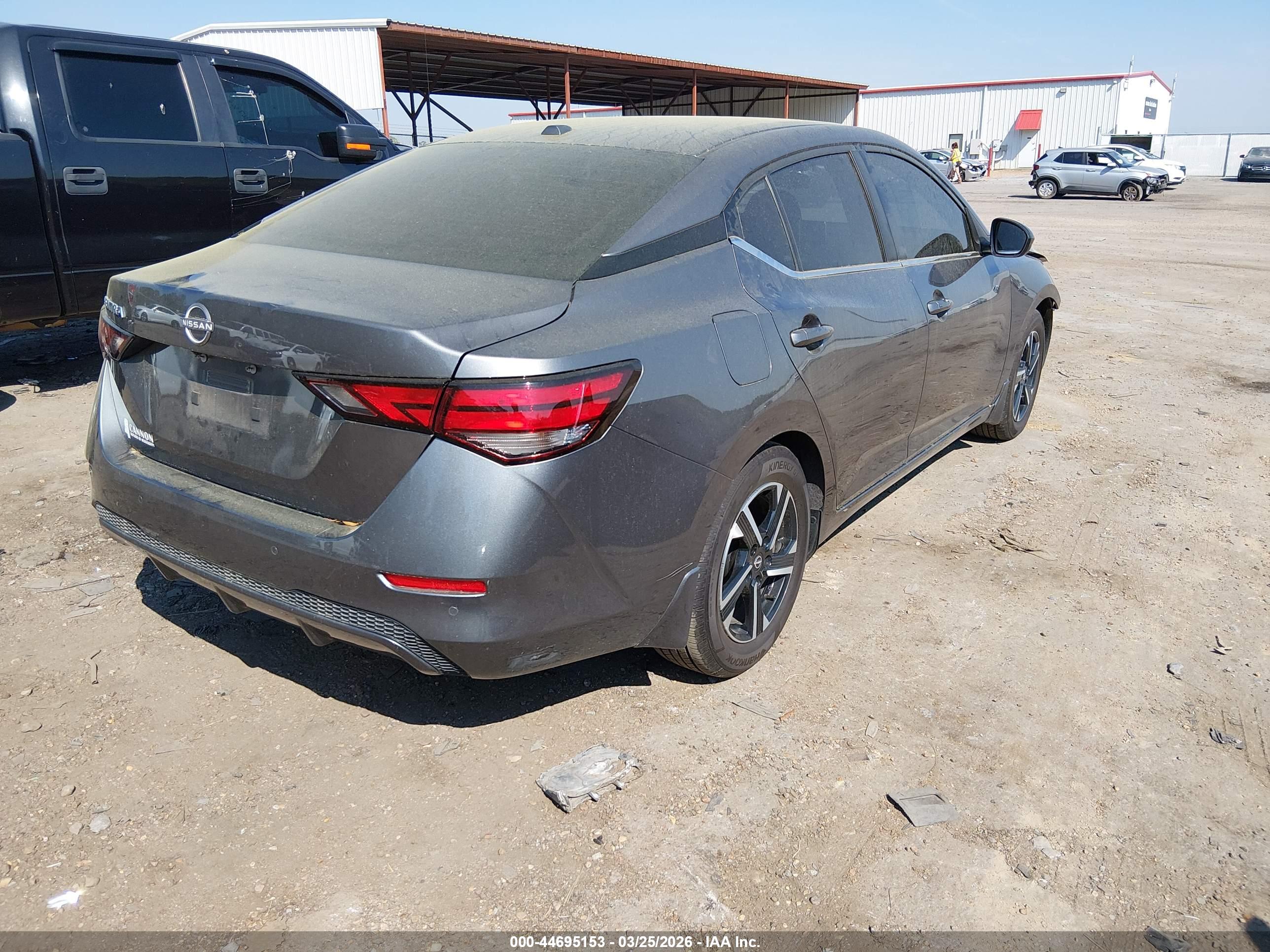 NISSAN SENTRA image 4