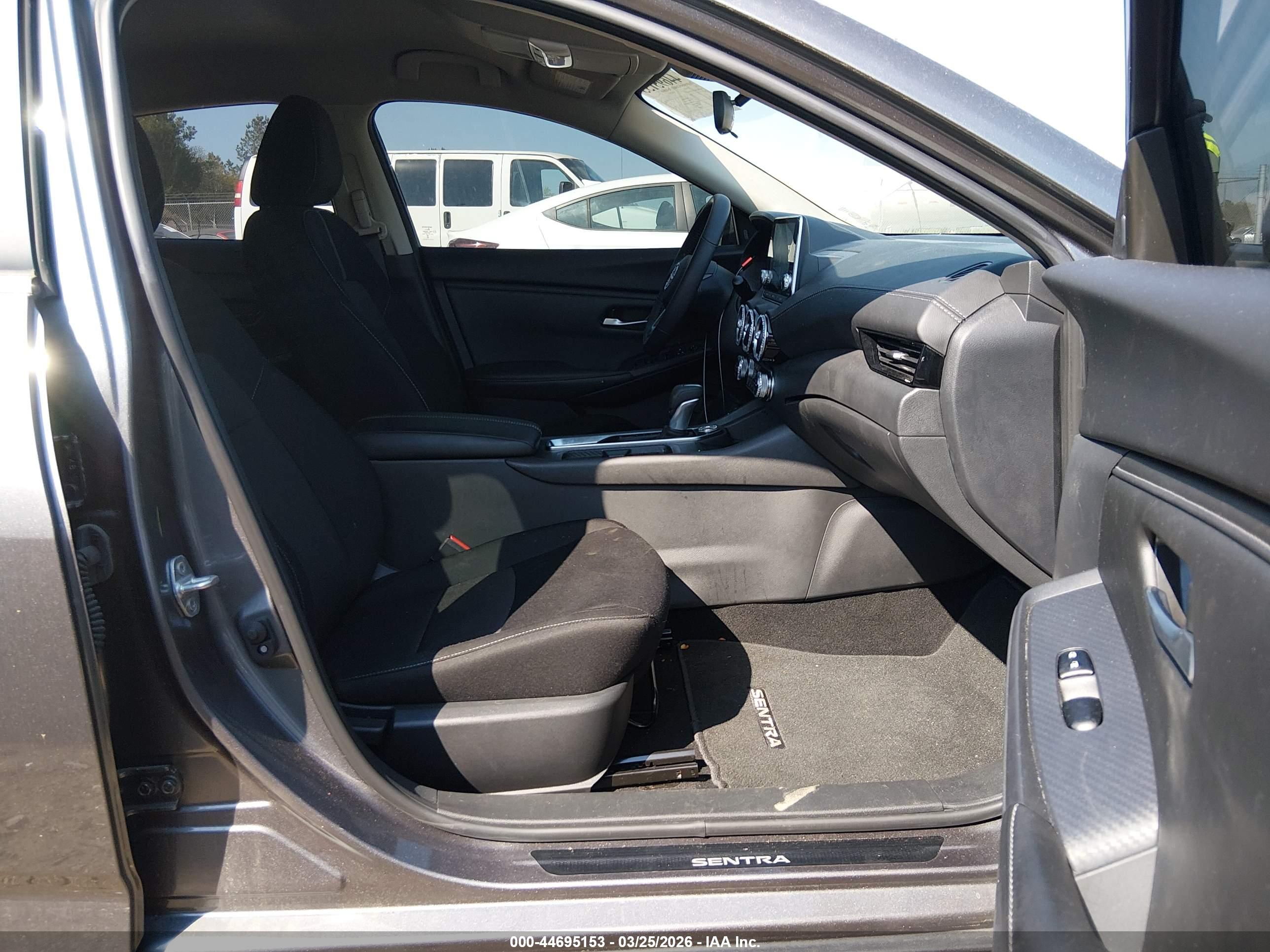 NISSAN SENTRA image 5
