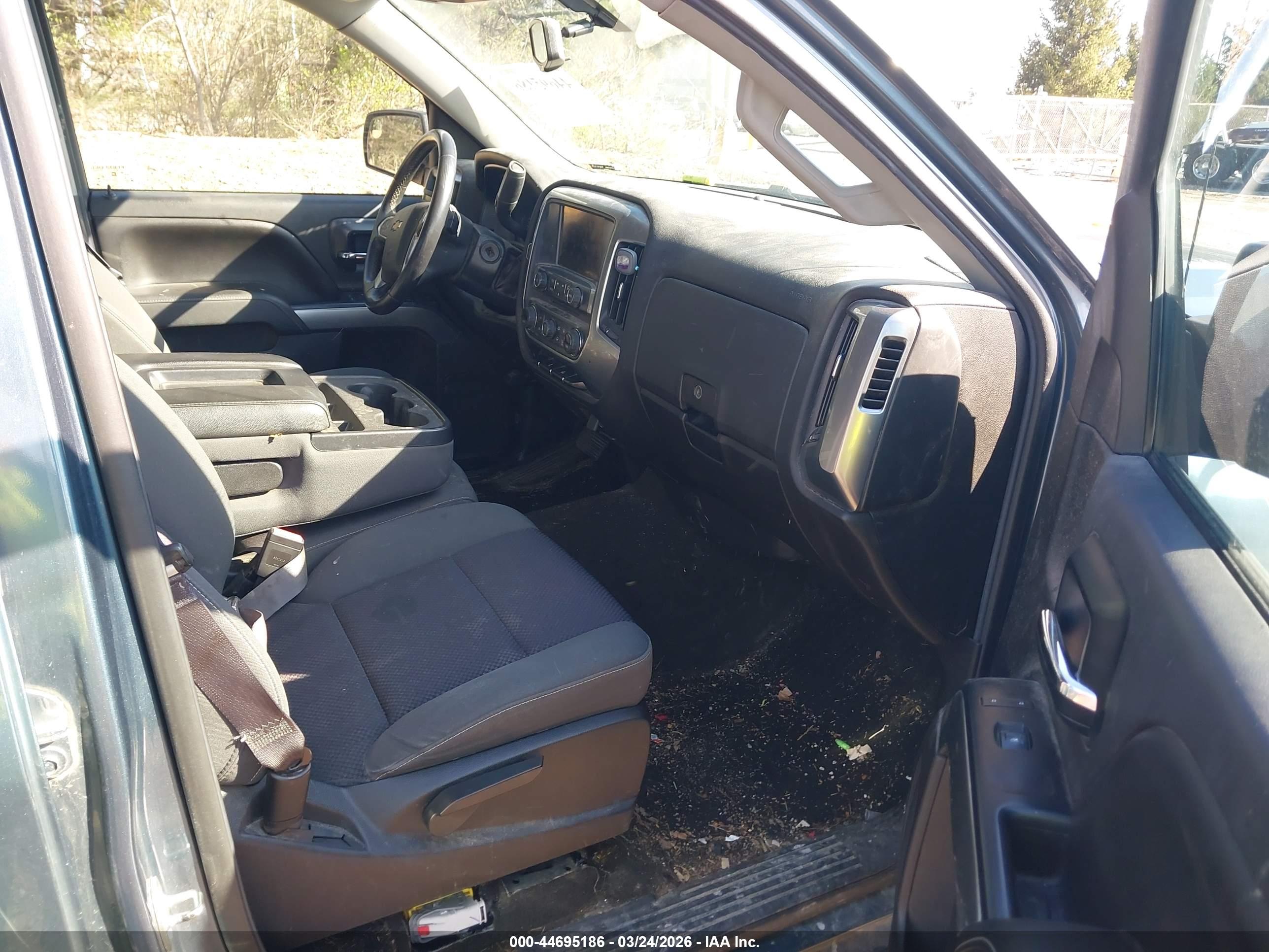 CHEVROLET SILVERADO image 5
