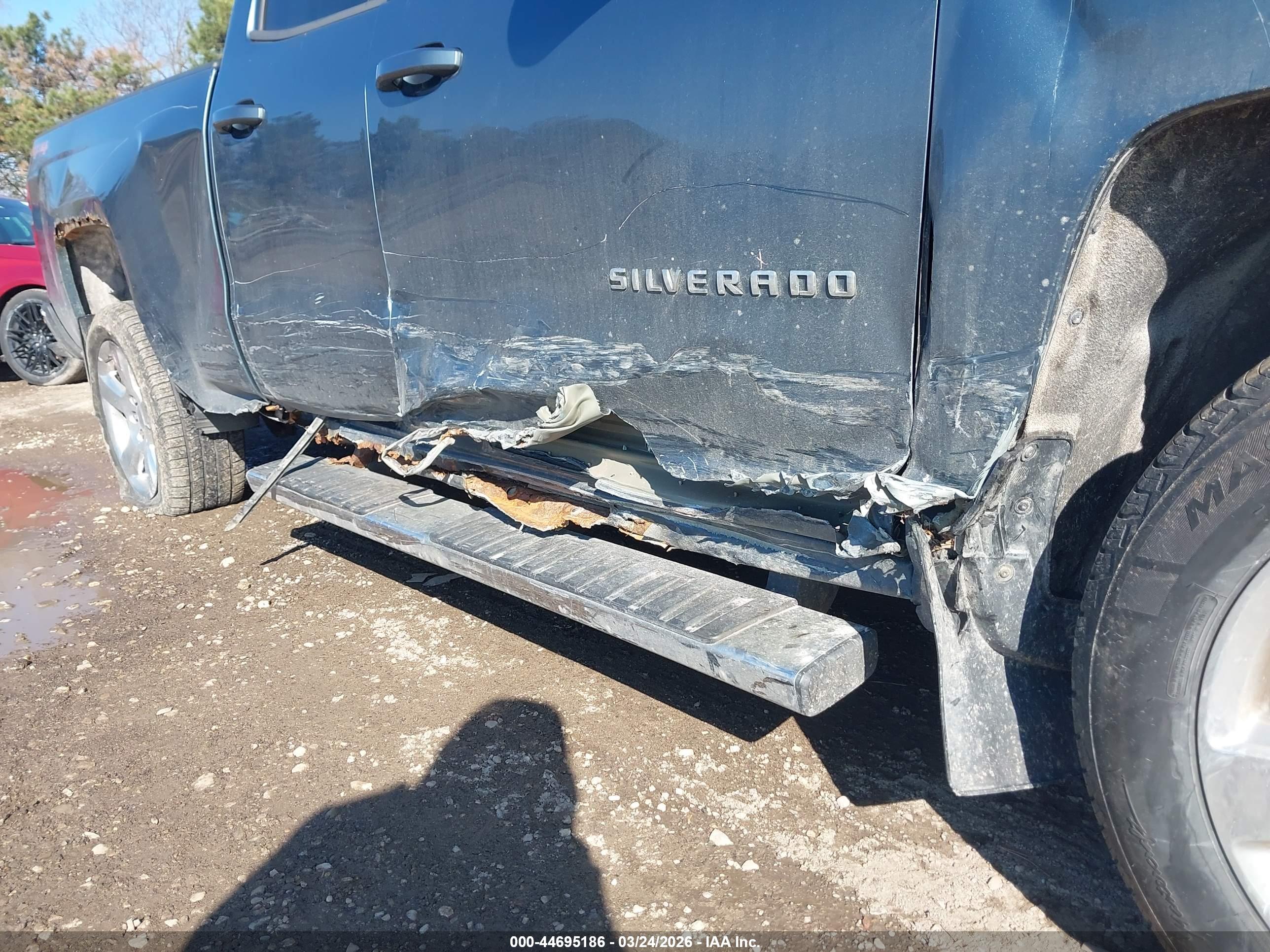 CHEVROLET SILVERADO image 6