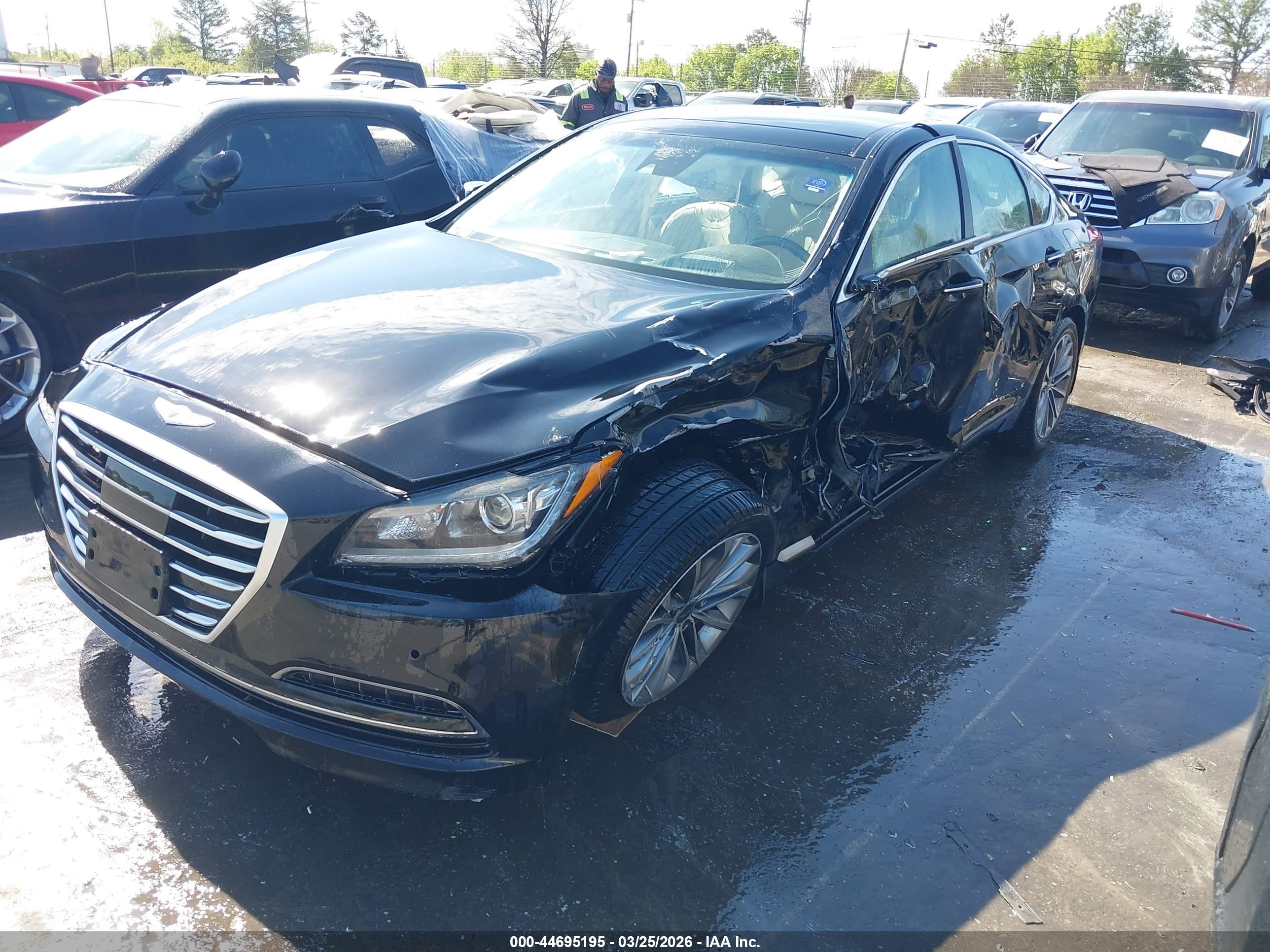 HYUNDAI GENESIS image 2