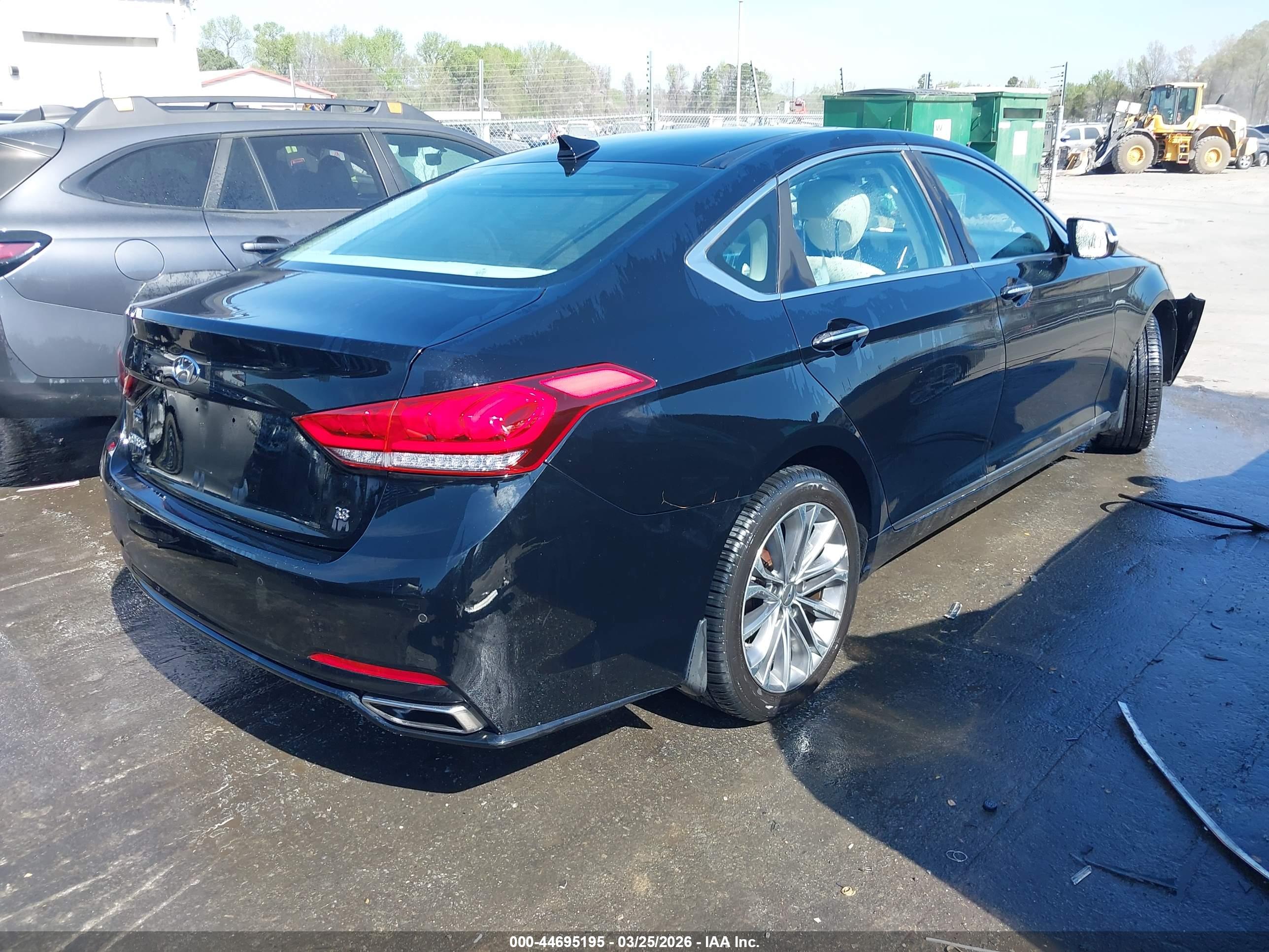 HYUNDAI GENESIS image 4