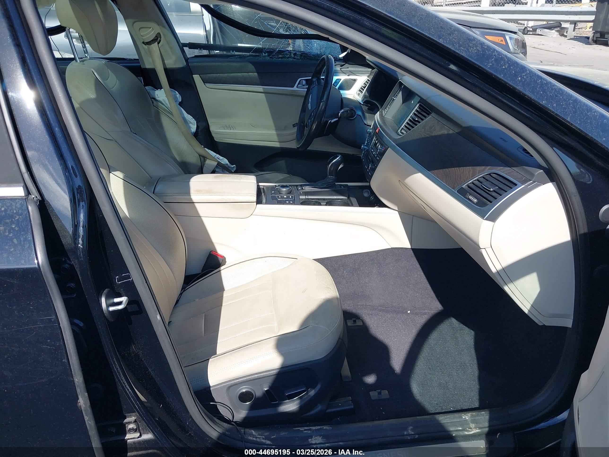 HYUNDAI GENESIS image 5