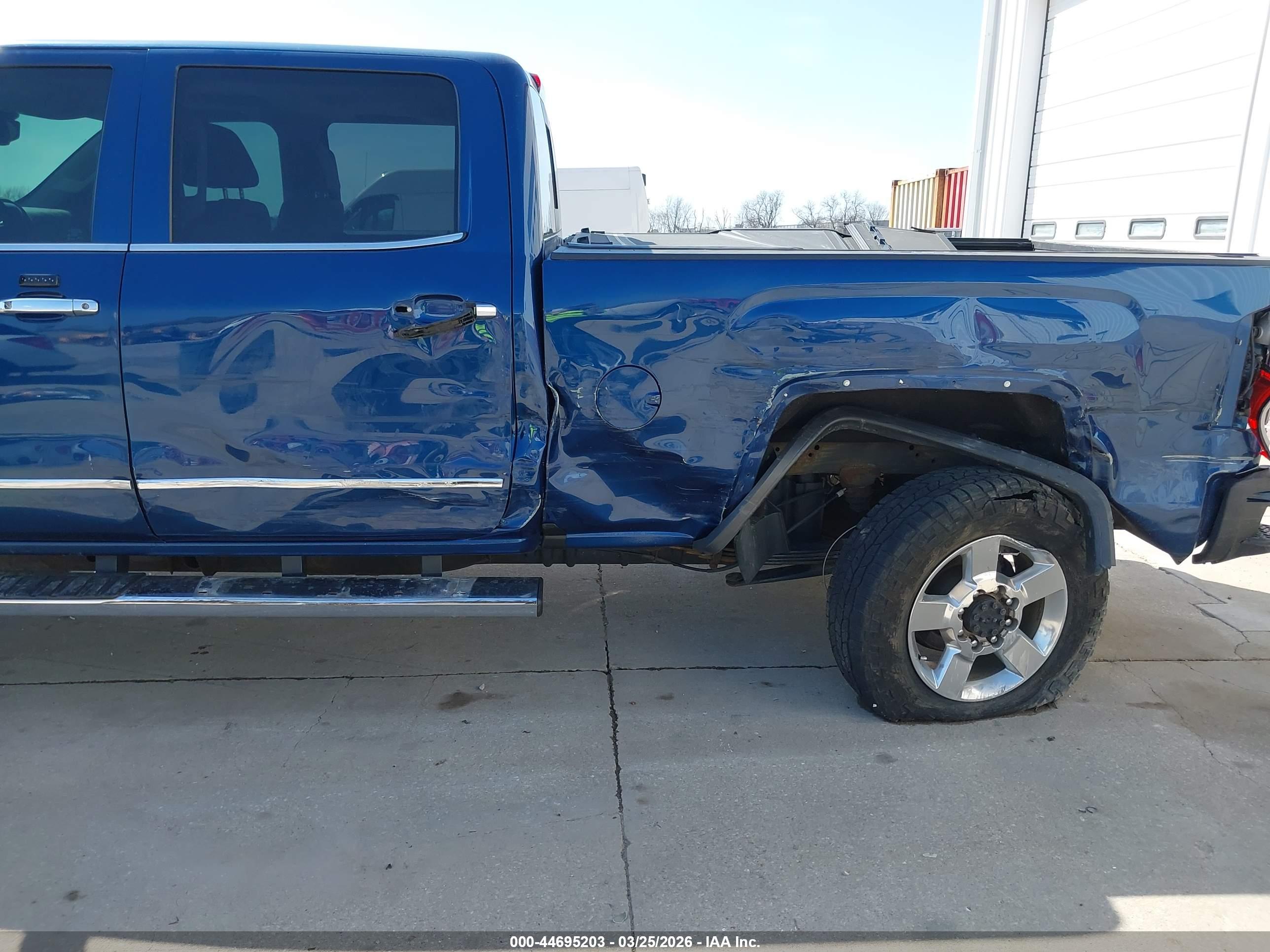 GMC SIERRA image 6