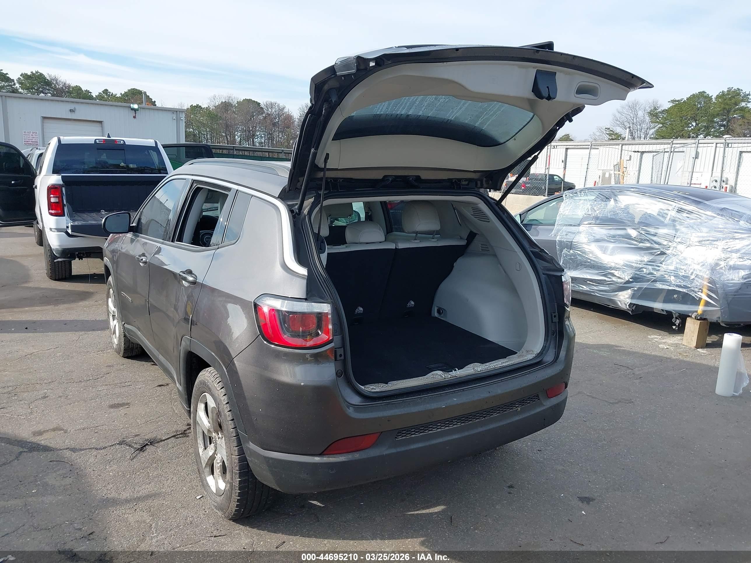 JEEP COMPASS image 3
