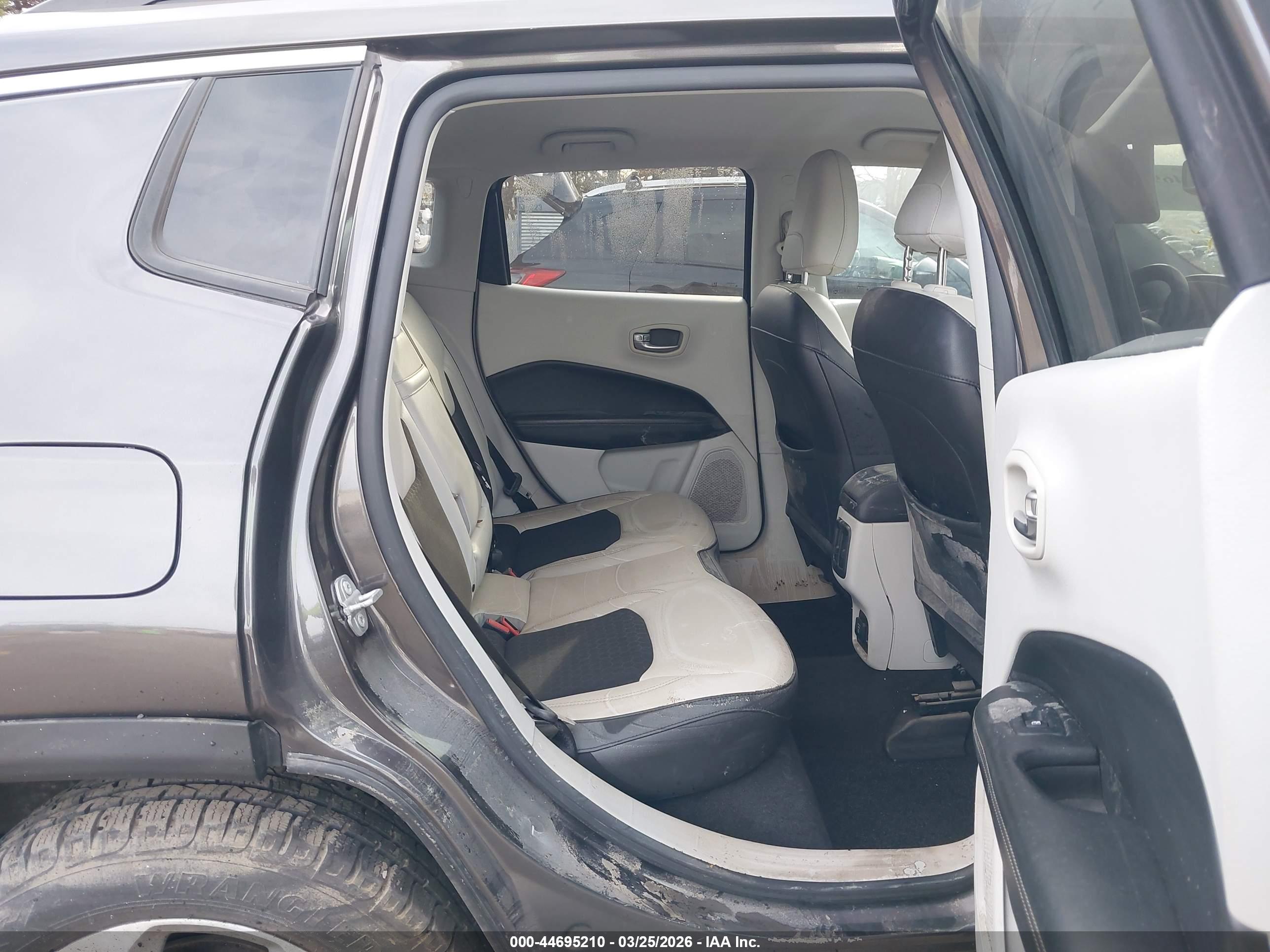 JEEP COMPASS image 8