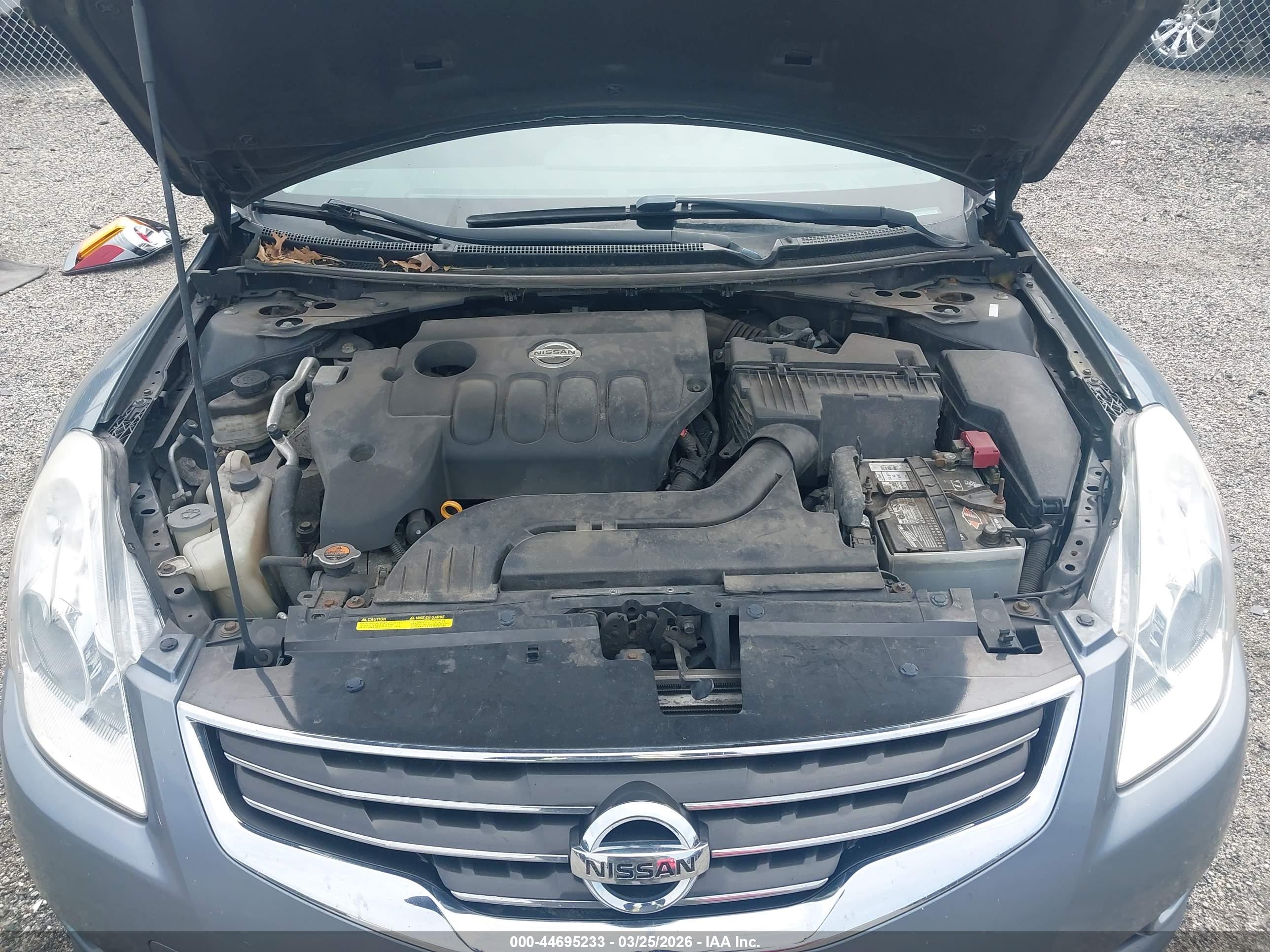 NISSAN ALTIMA image 10
