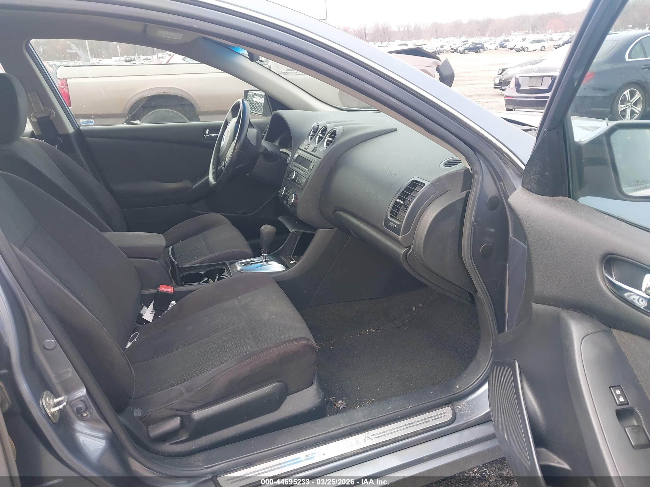 NISSAN ALTIMA image 5