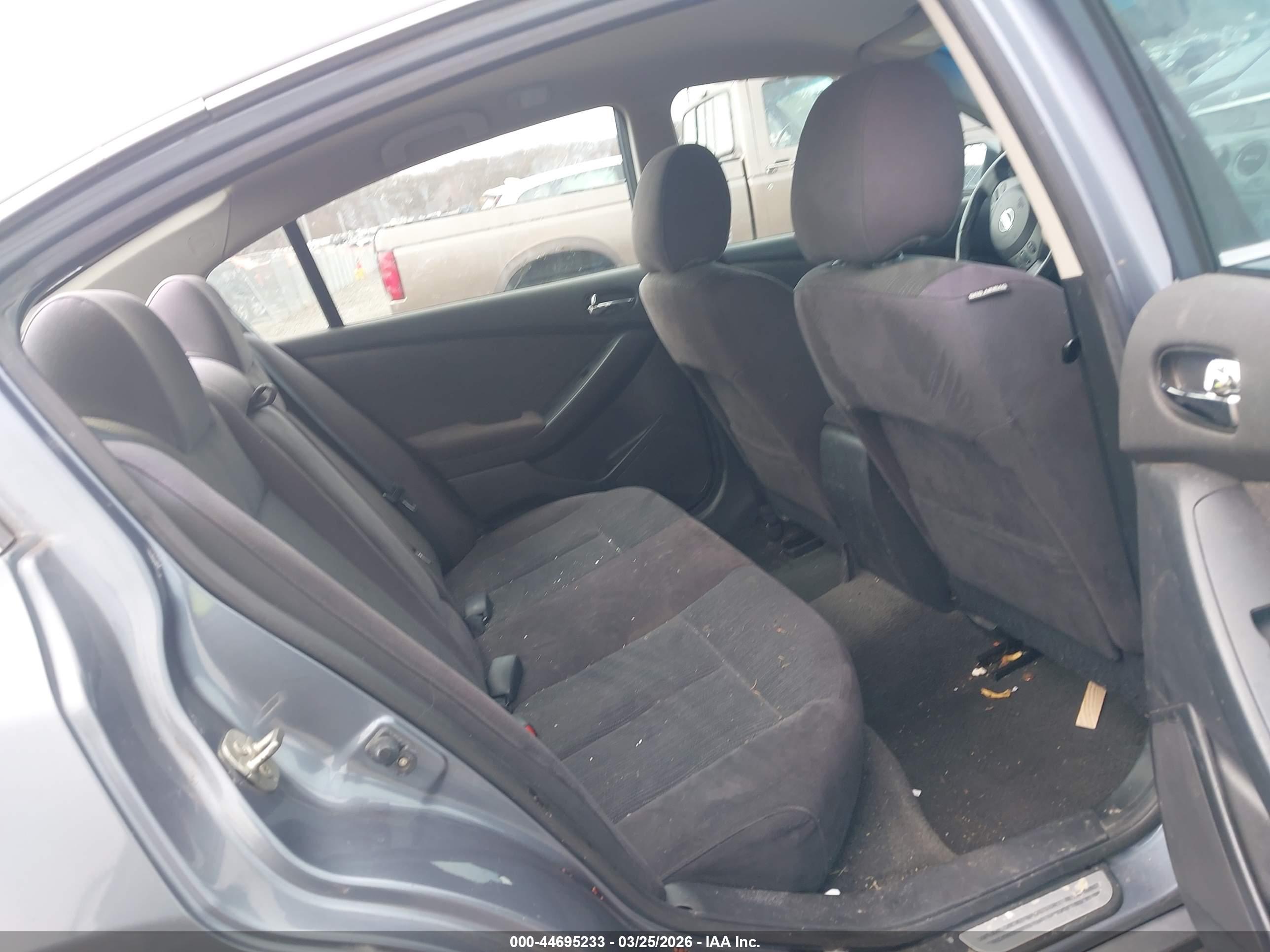 NISSAN ALTIMA image 8