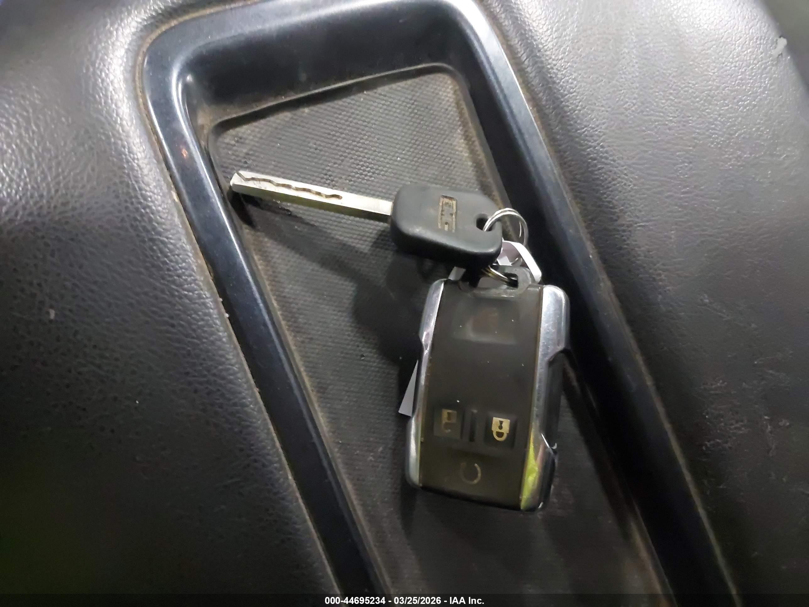 GMC SIERRA image 11