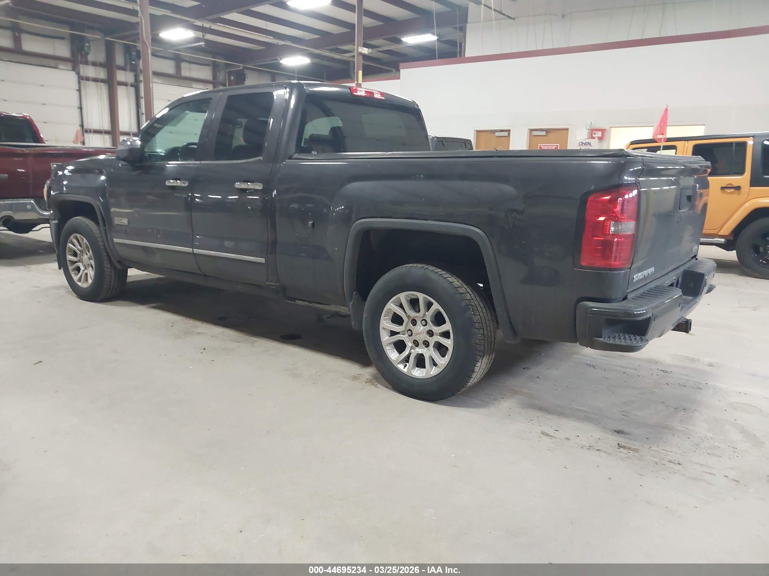 GMC SIERRA image 3