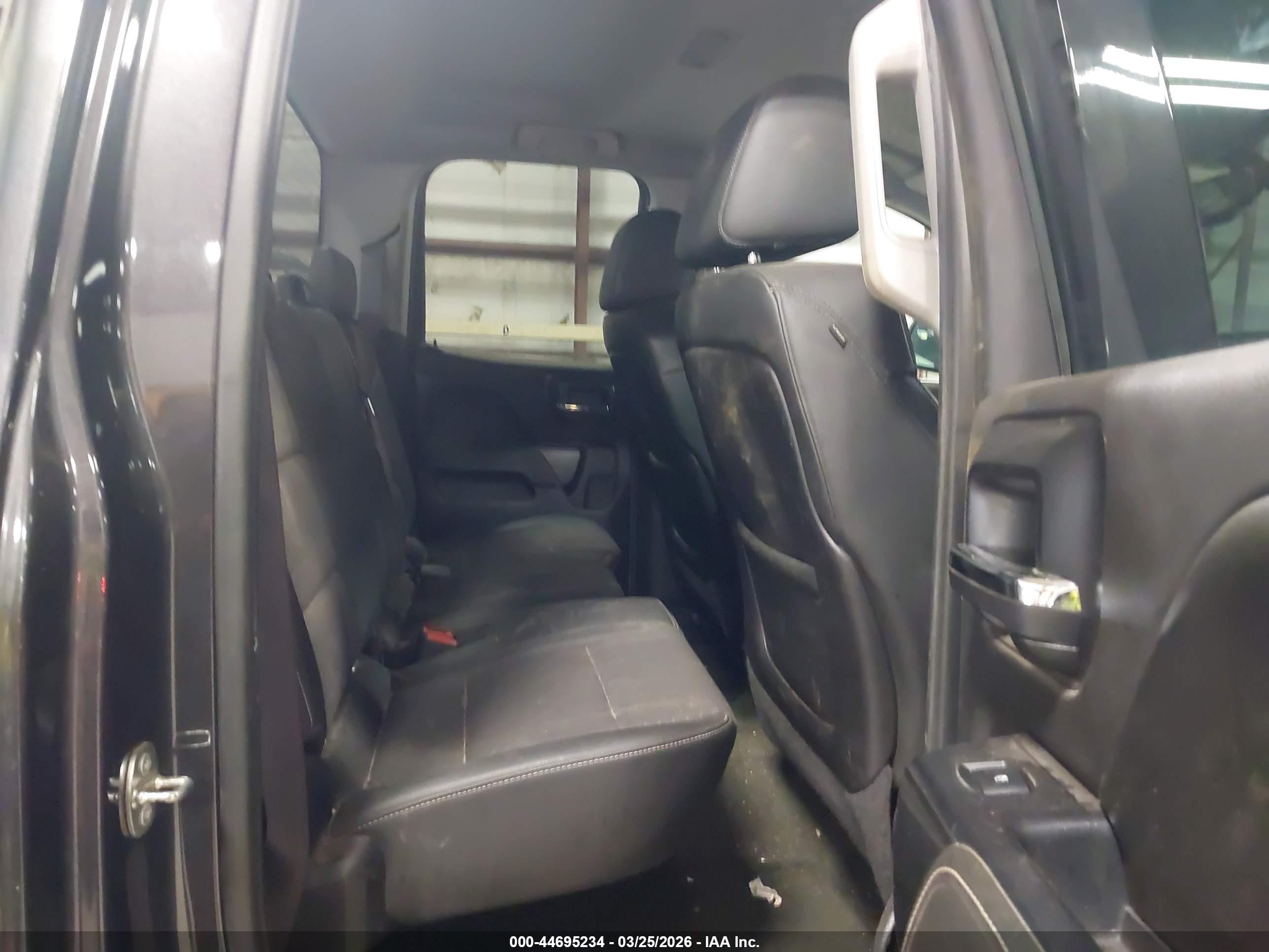 GMC SIERRA image 8