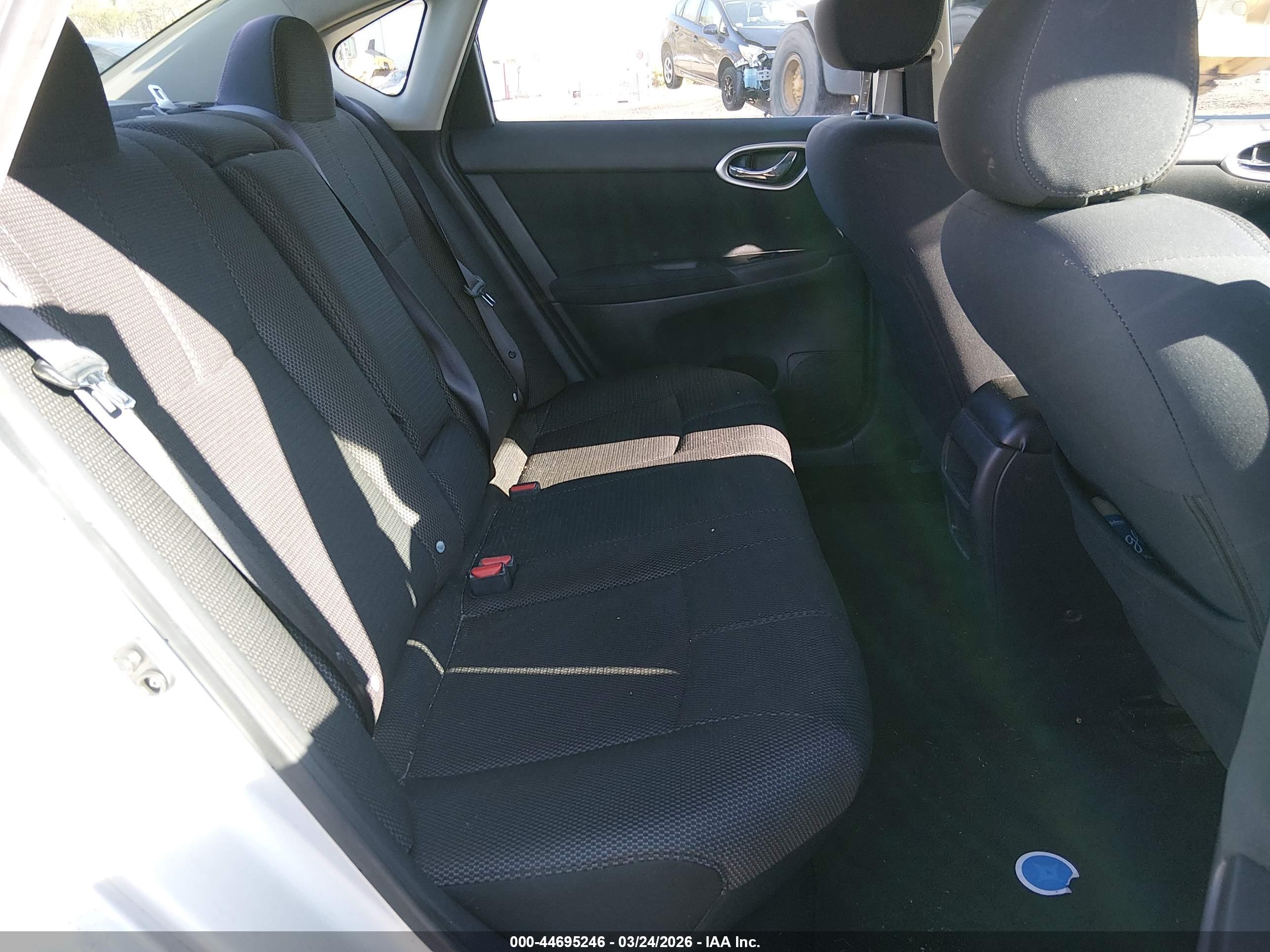 NISSAN SENTRA image 8