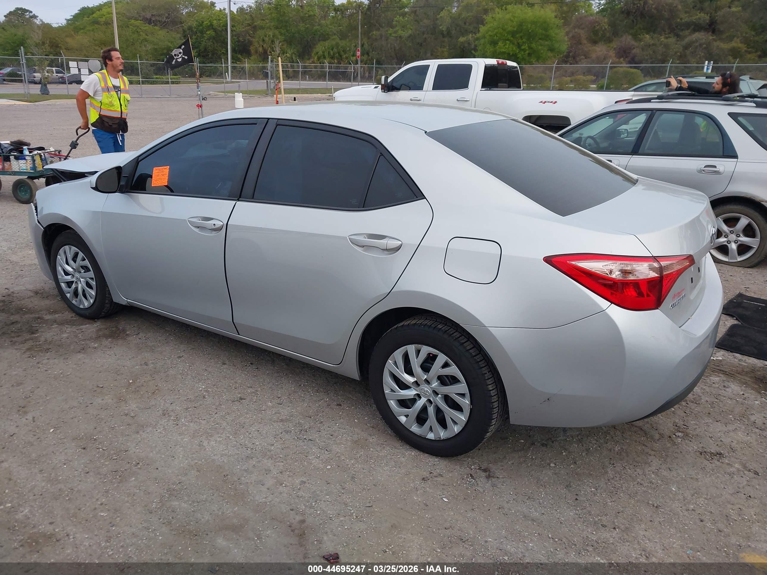 TOYOTA COROLLA image 3