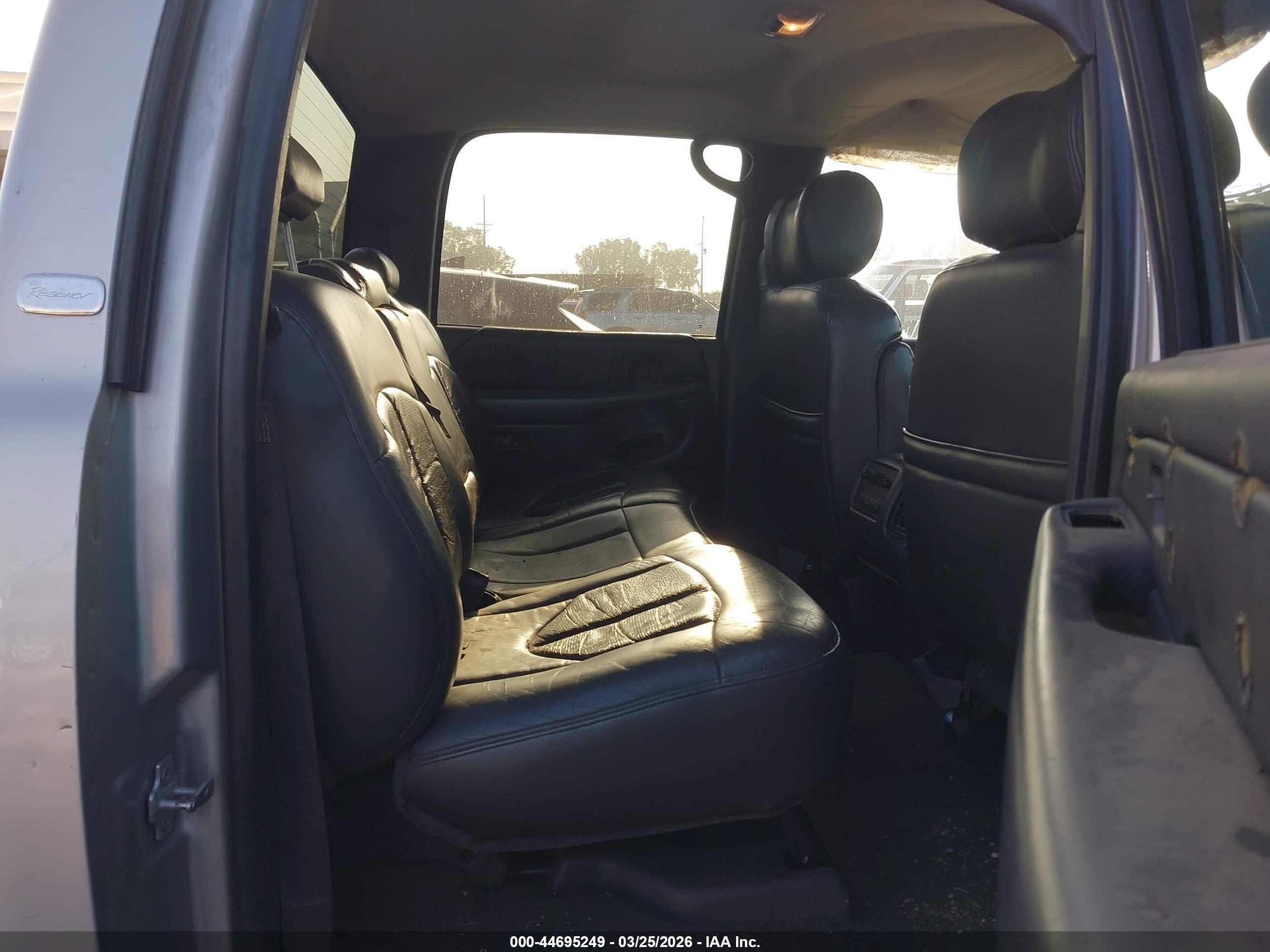 GMC SIERRA image 8