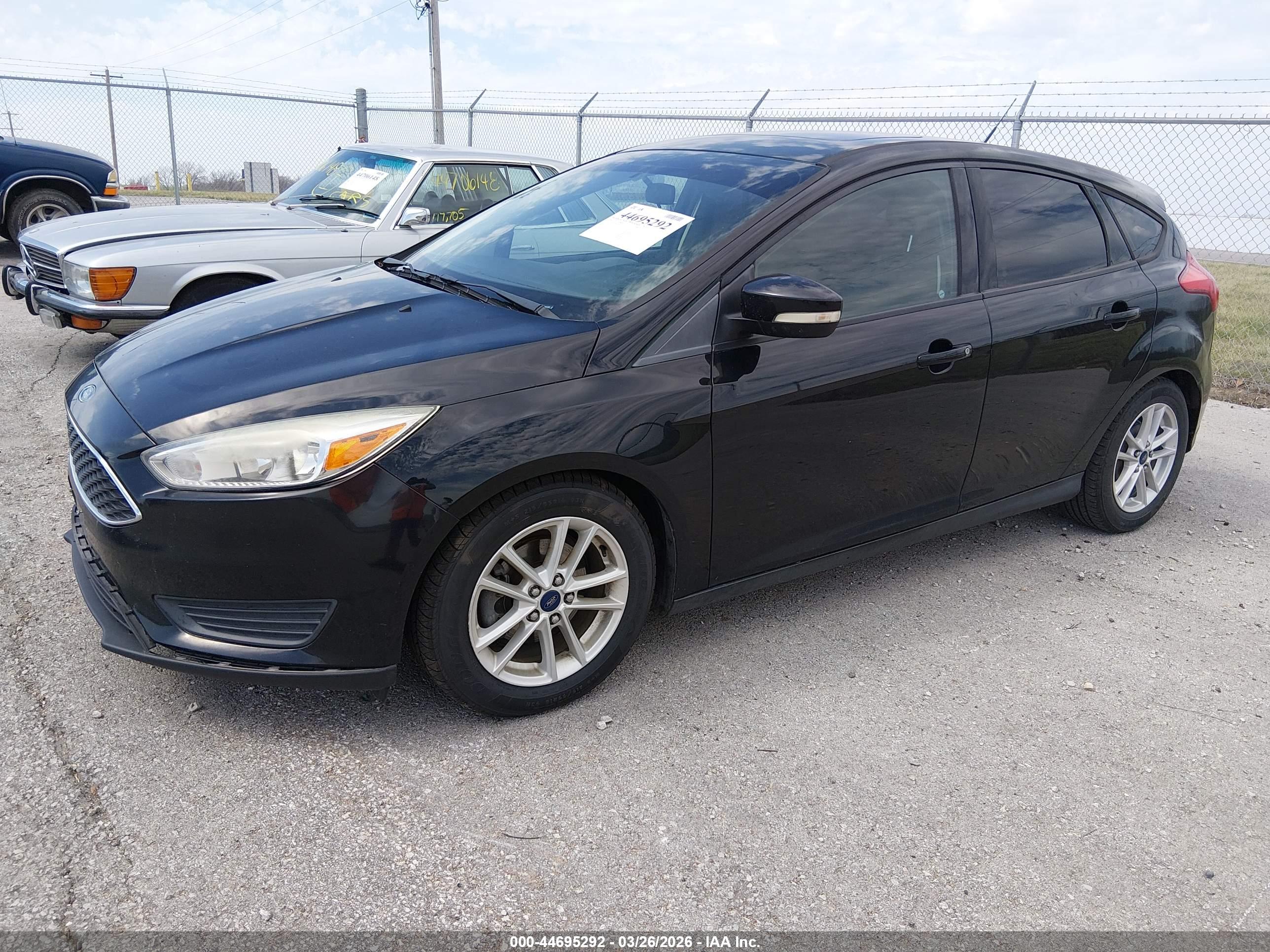 FORD FOCUS image 2