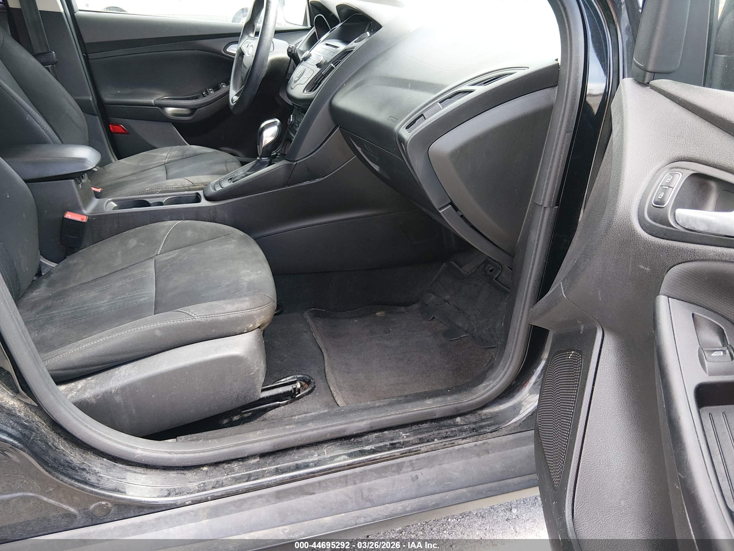 FORD FOCUS image 5