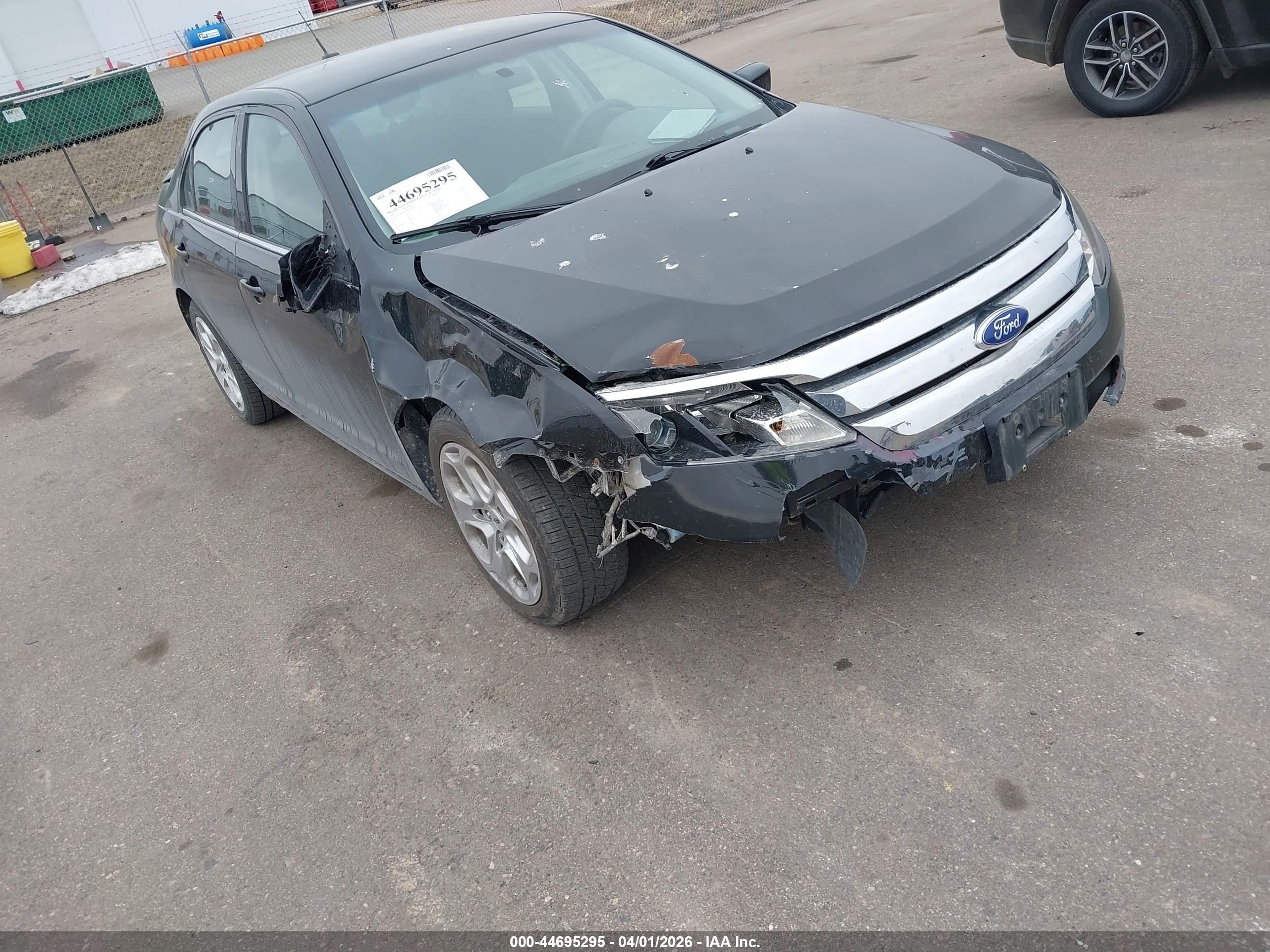 FORD FUSION image 6