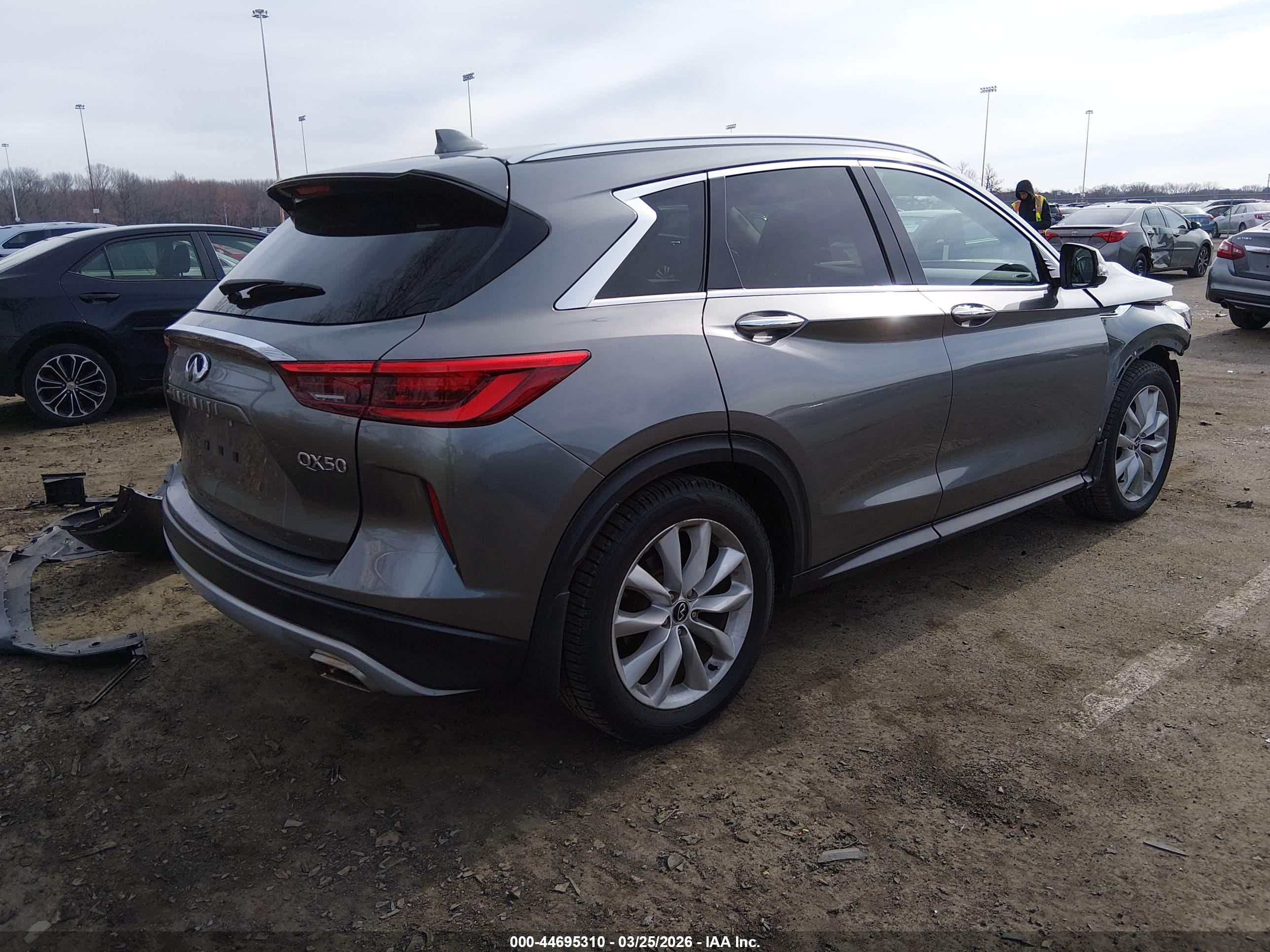 INFINITI QX50 image 4