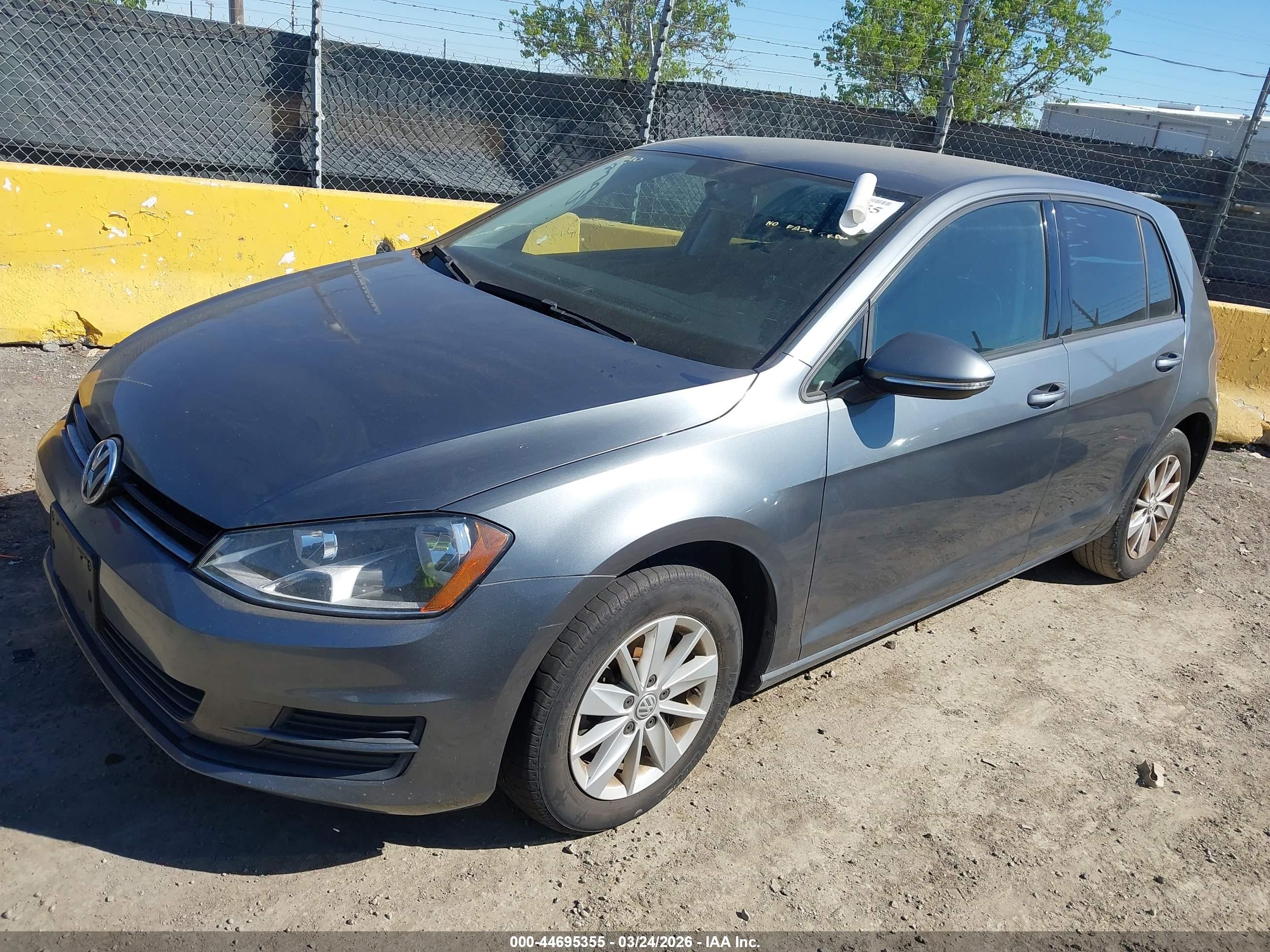 VOLKSWAGEN GOLF image 2