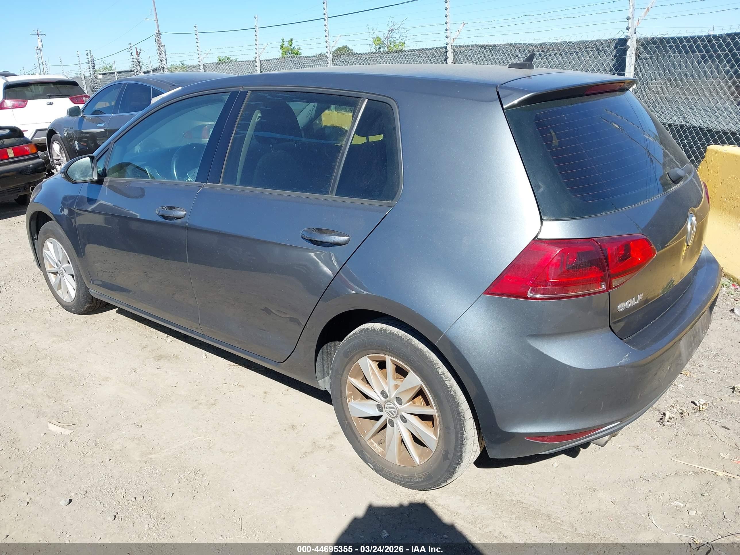 VOLKSWAGEN GOLF image 3