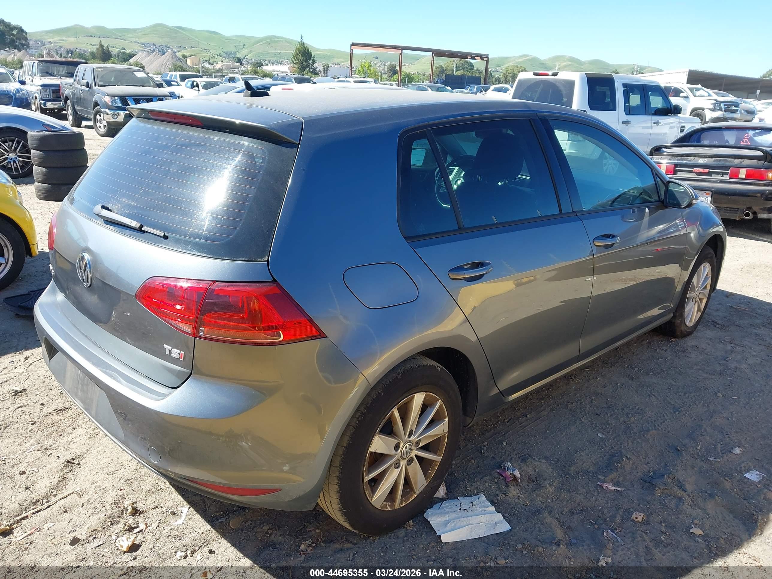 VOLKSWAGEN GOLF image 4