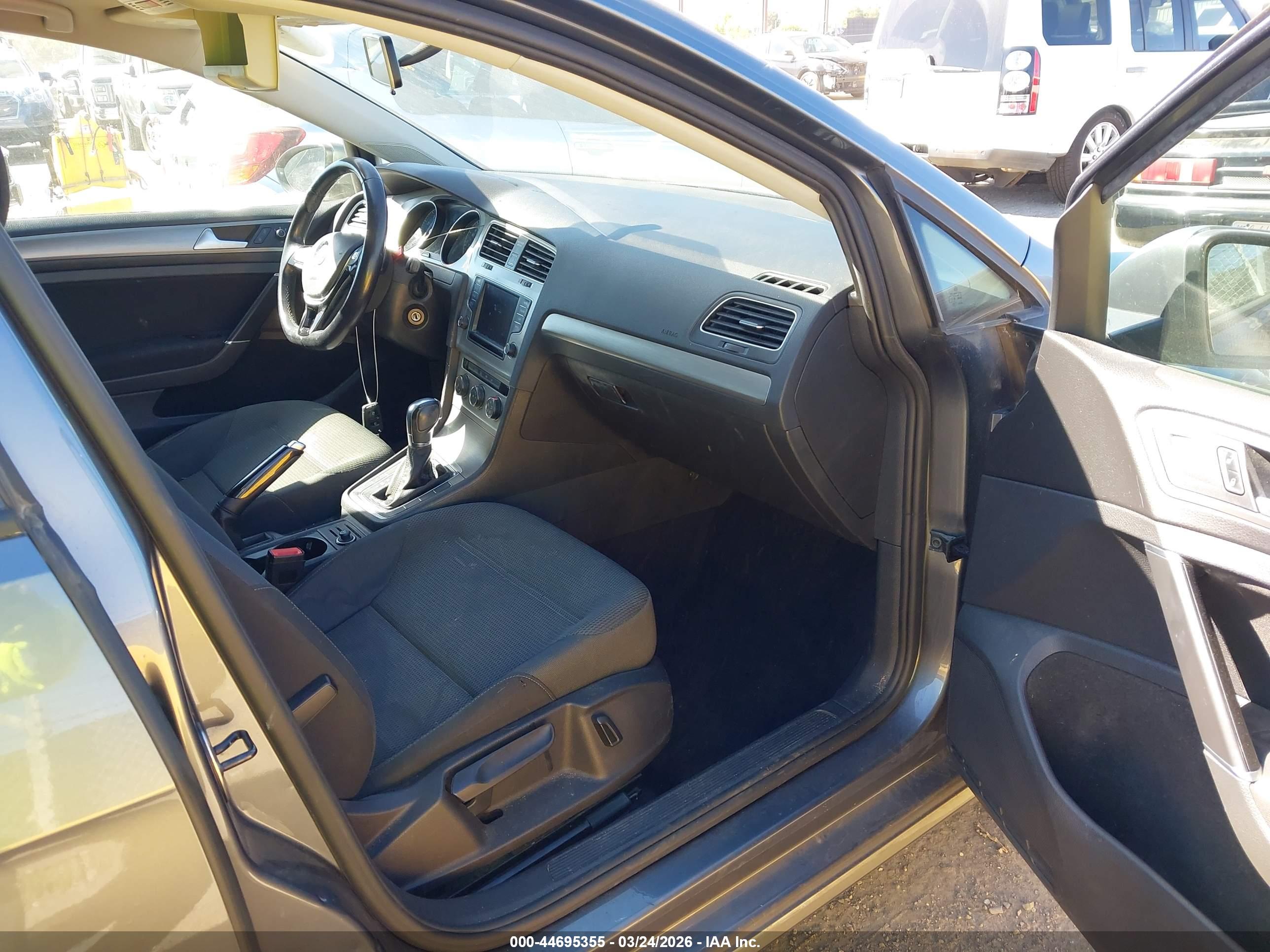VOLKSWAGEN GOLF image 5