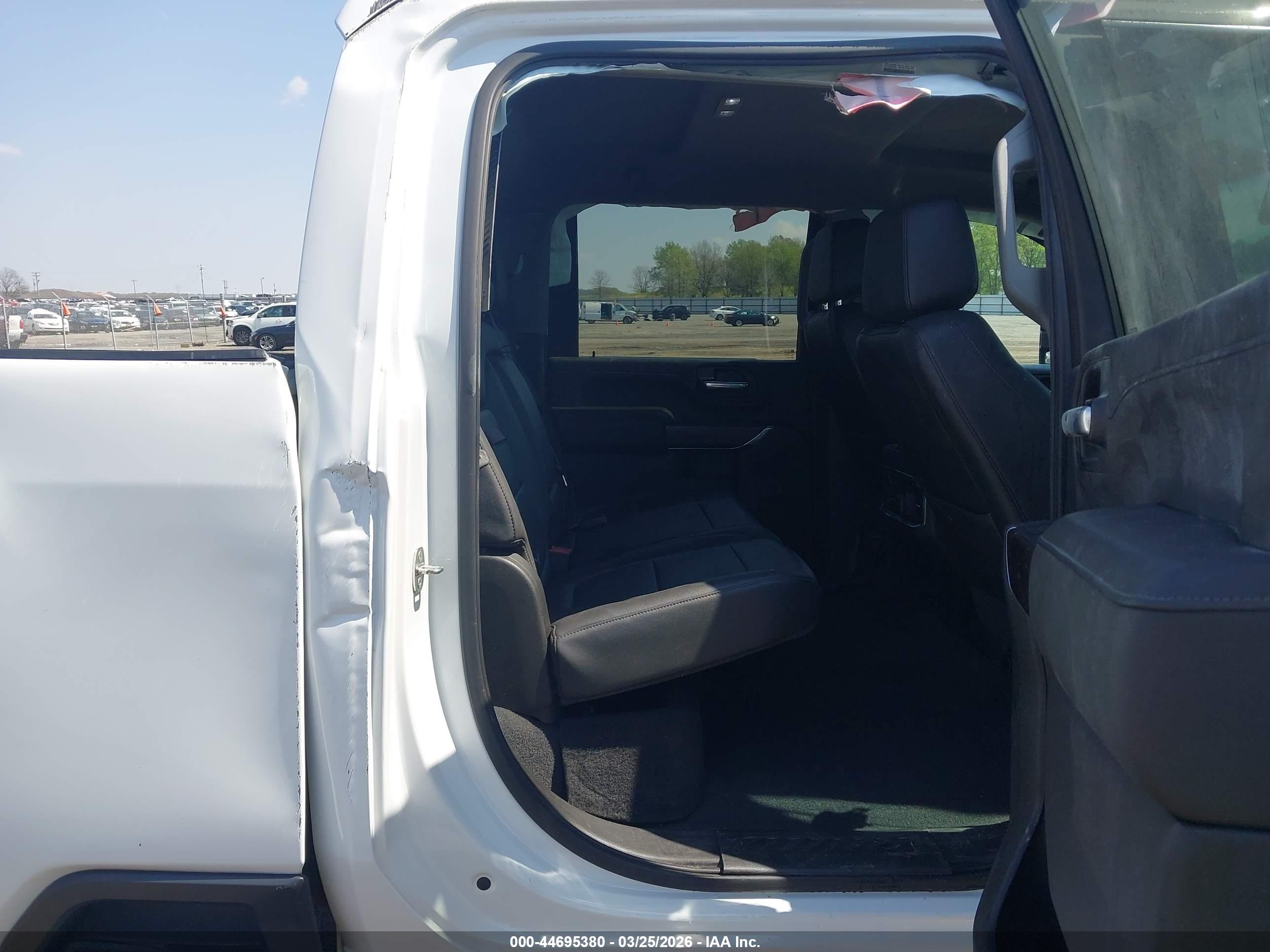 GMC SIERRA image 7