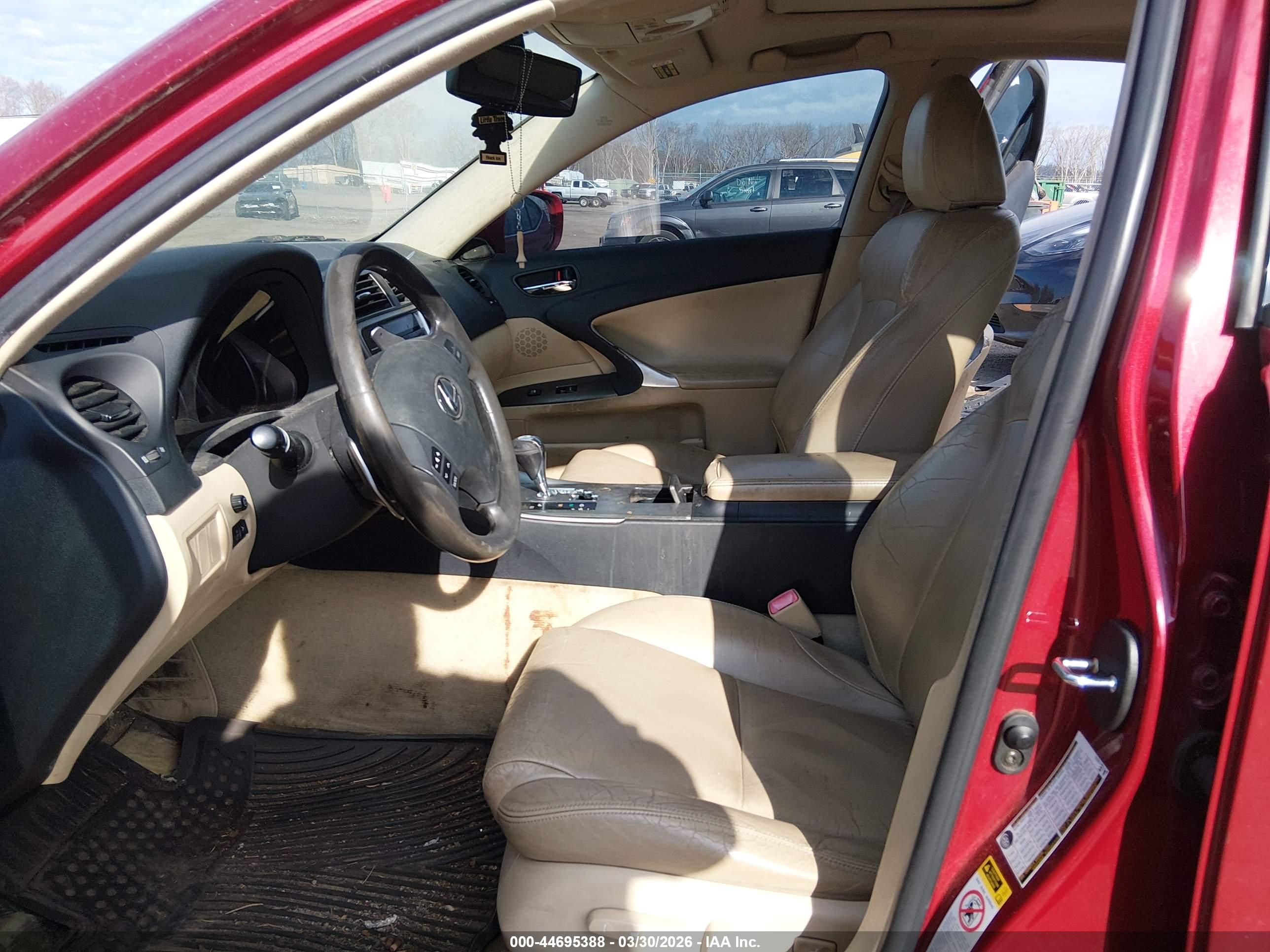 LEXUS IS image 5