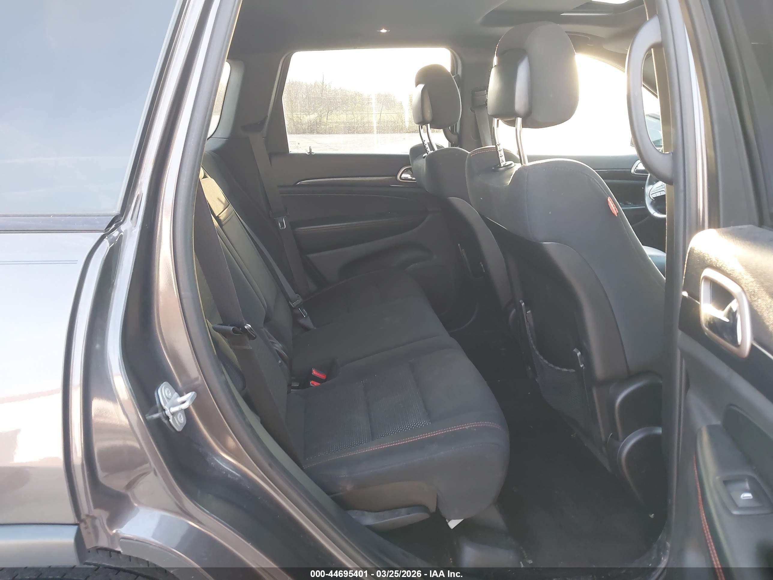 JEEP GRAND image 8