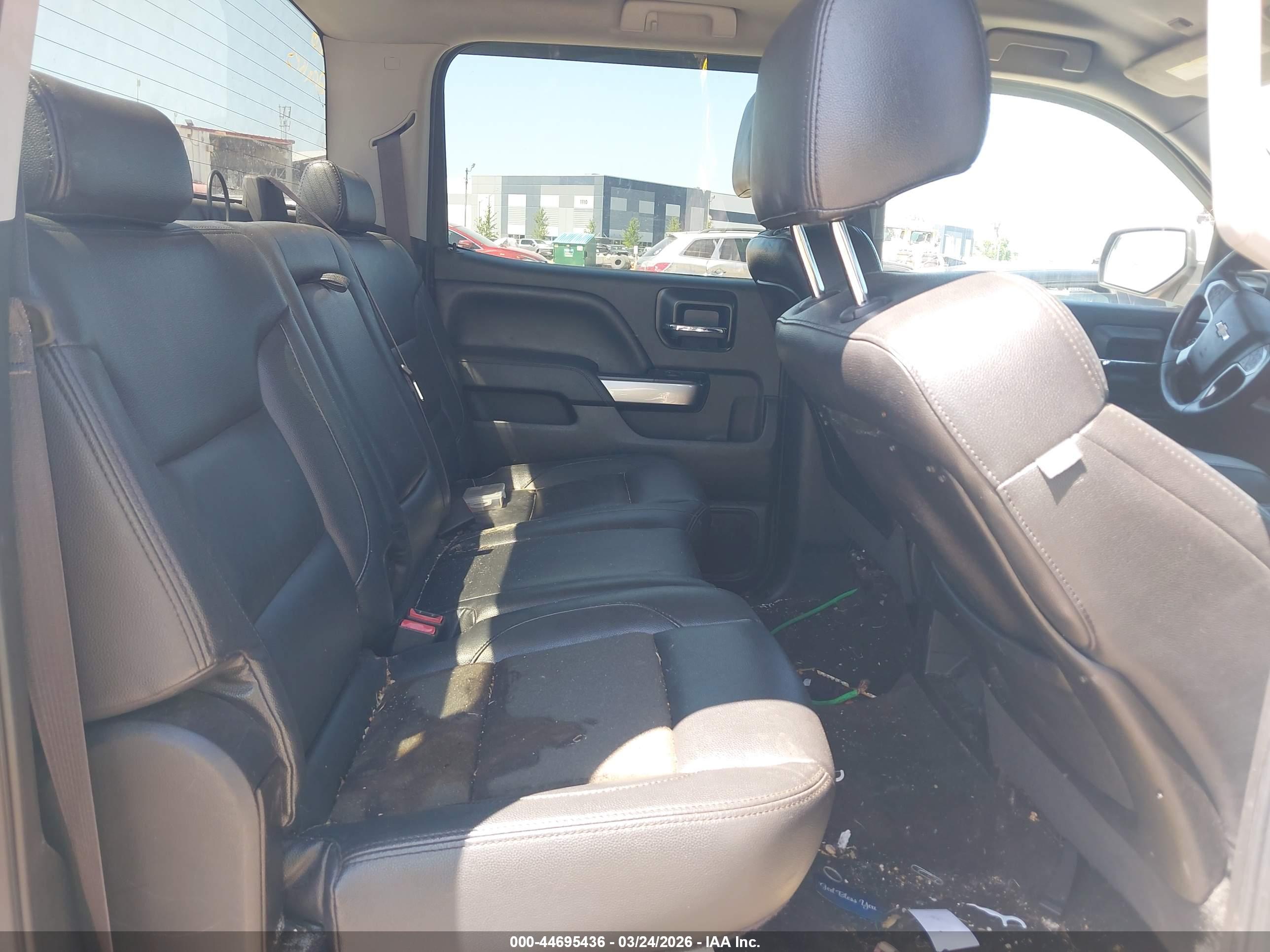 CHEVROLET SILVERADO image 8