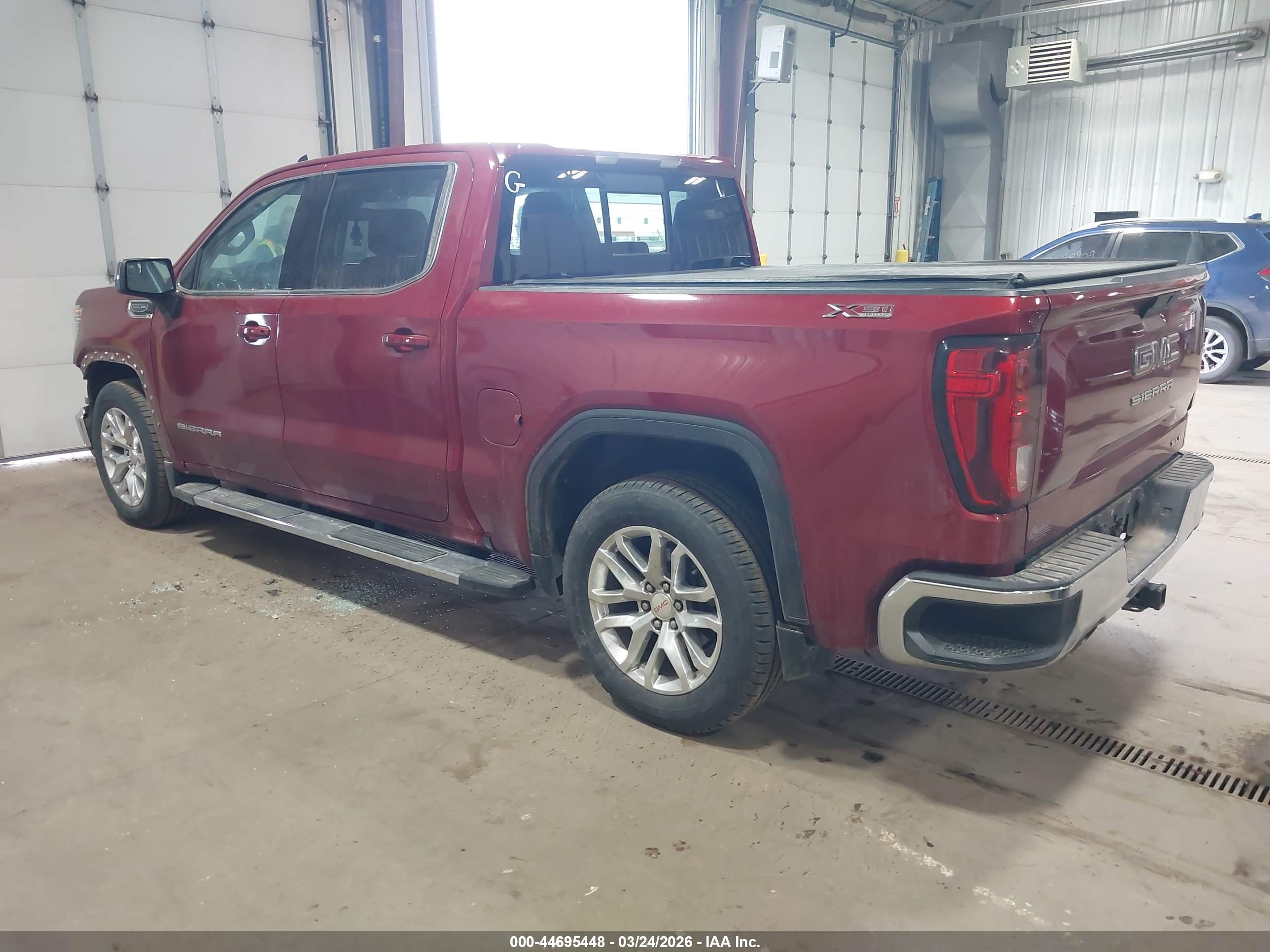 GMC SIERRA image 3
