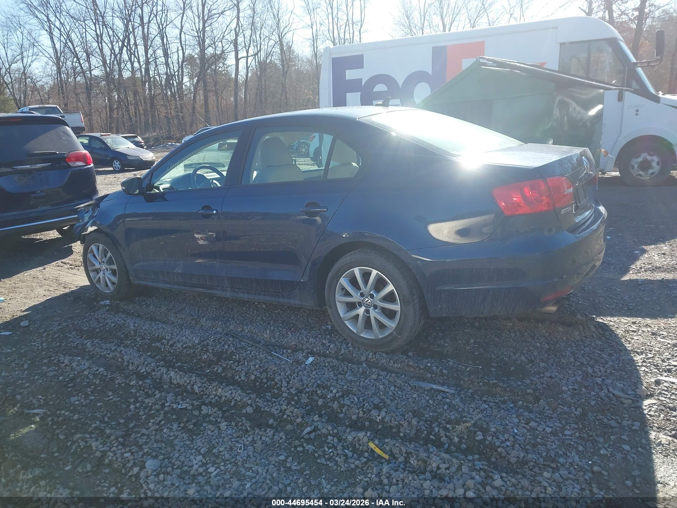 VOLKSWAGEN JETTA image 3