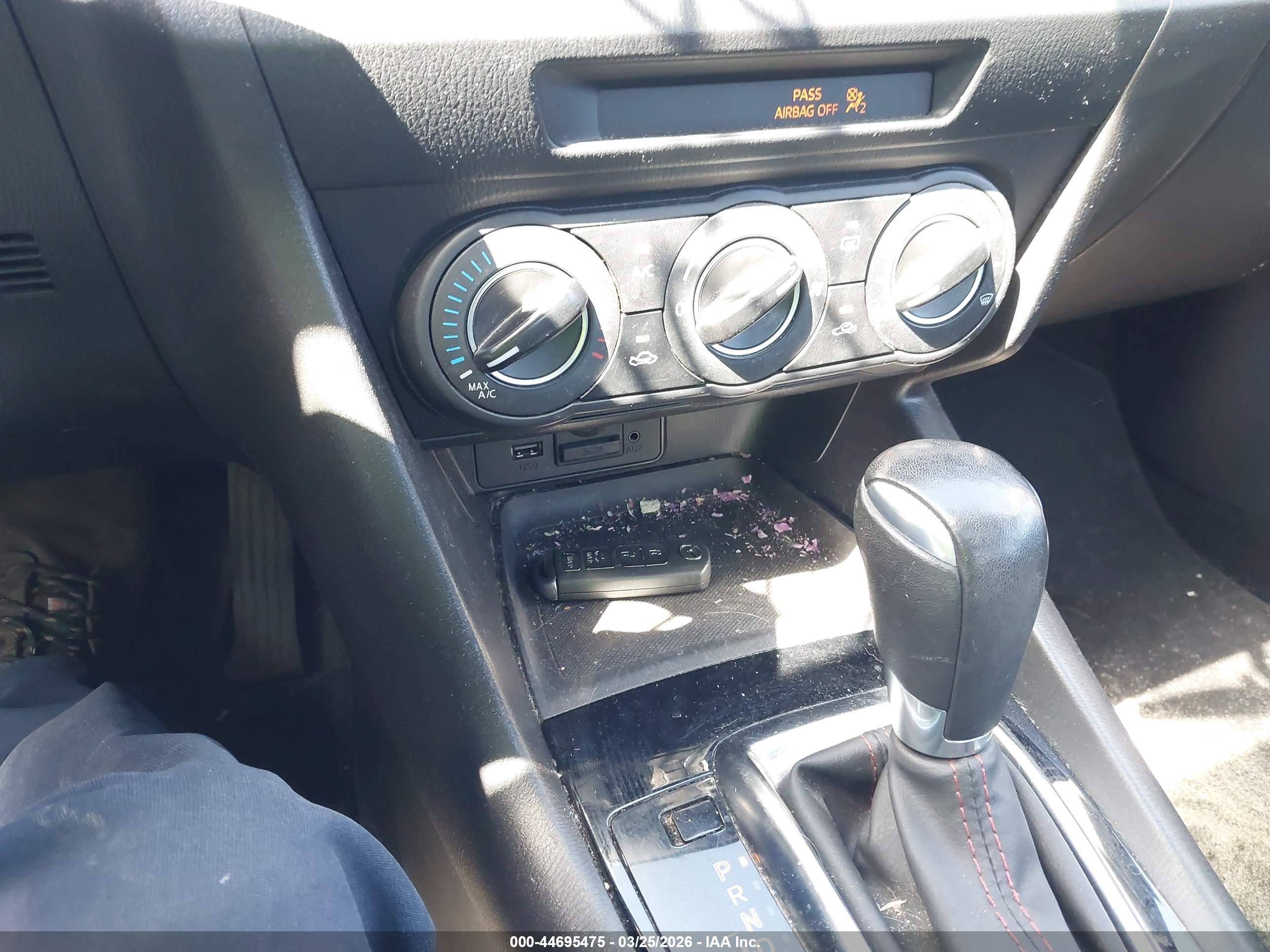 MAZDA MAZDA3 image 11
