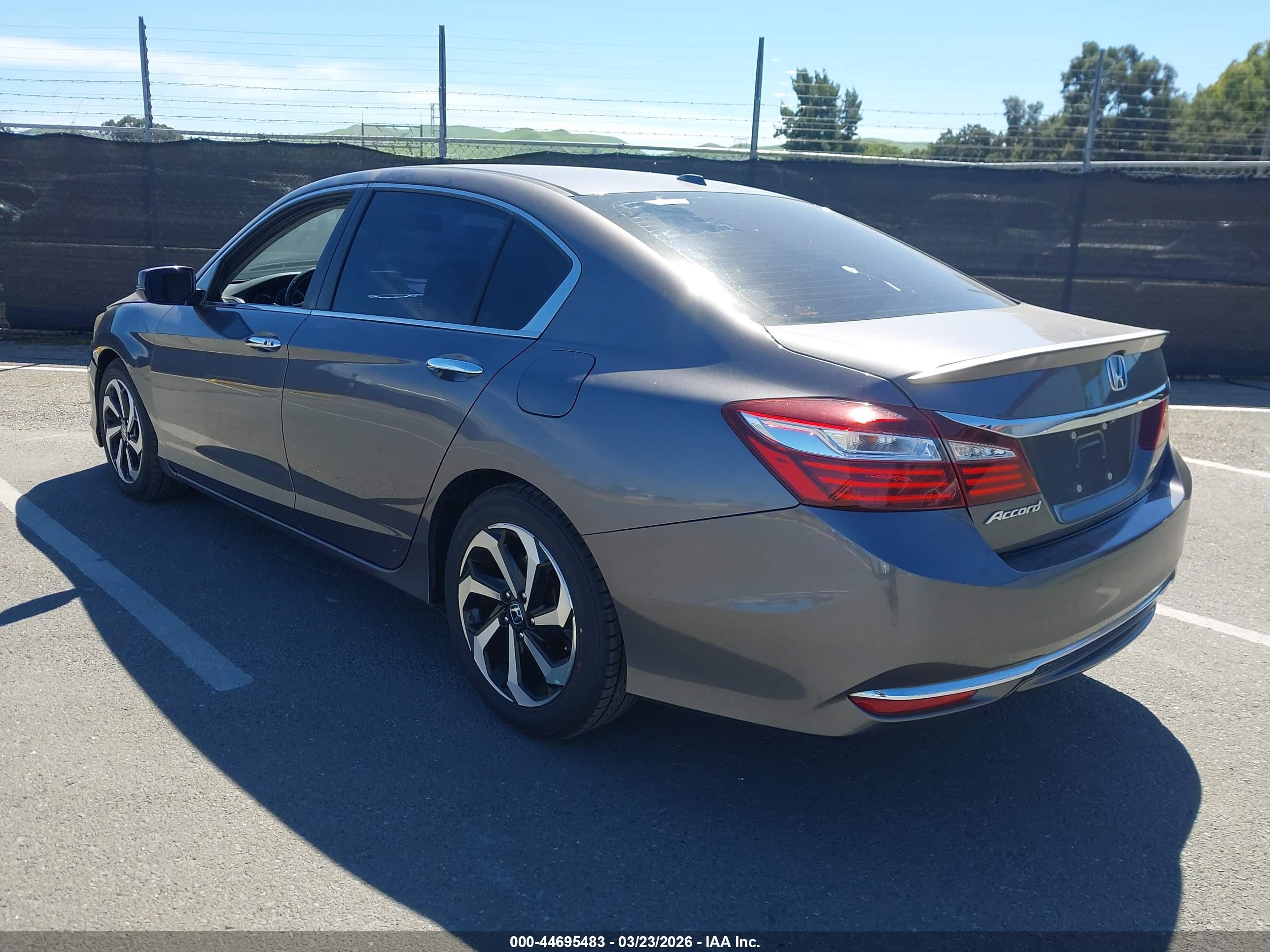 HONDA ACCORD image 3