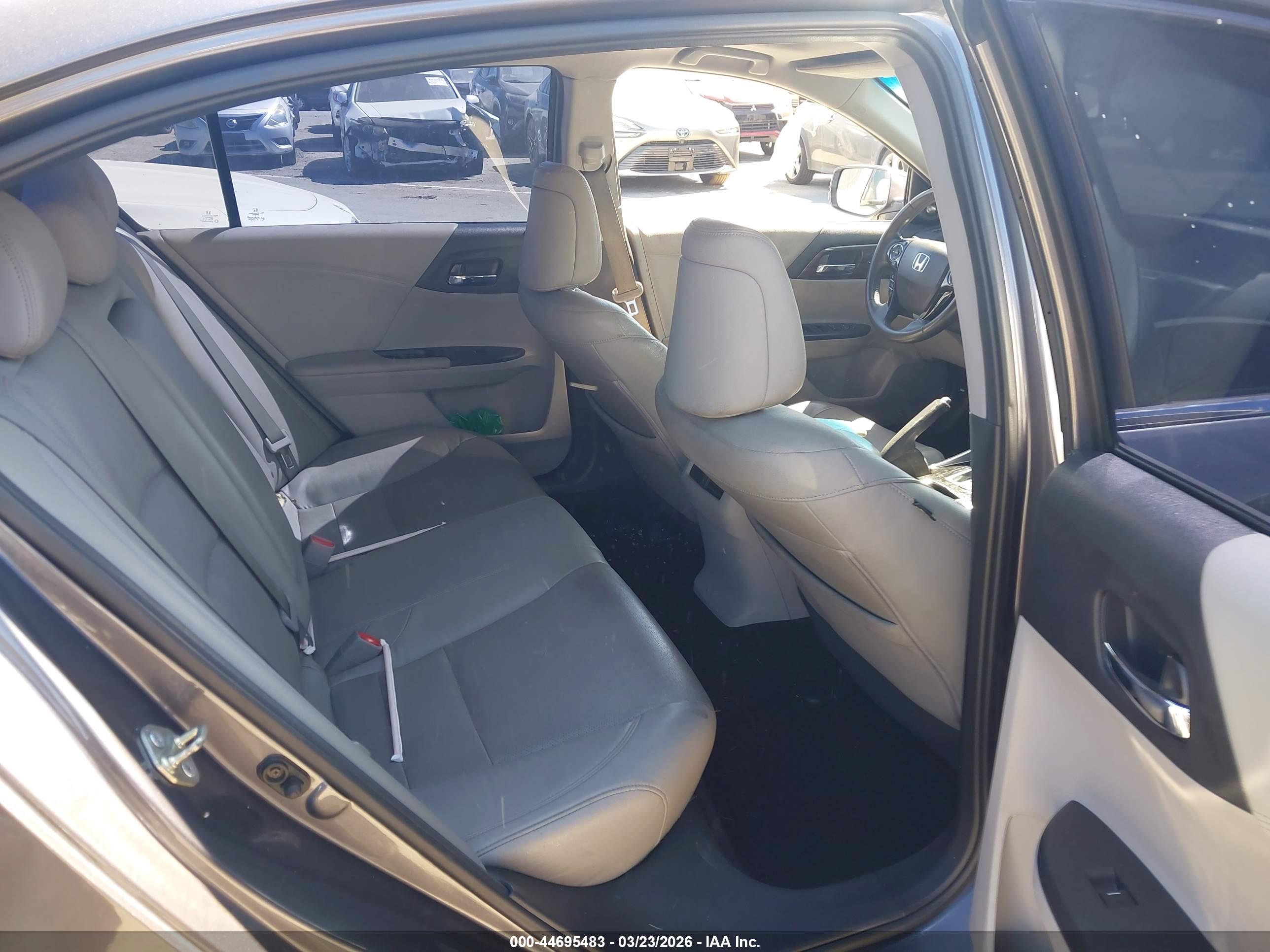 HONDA ACCORD image 8