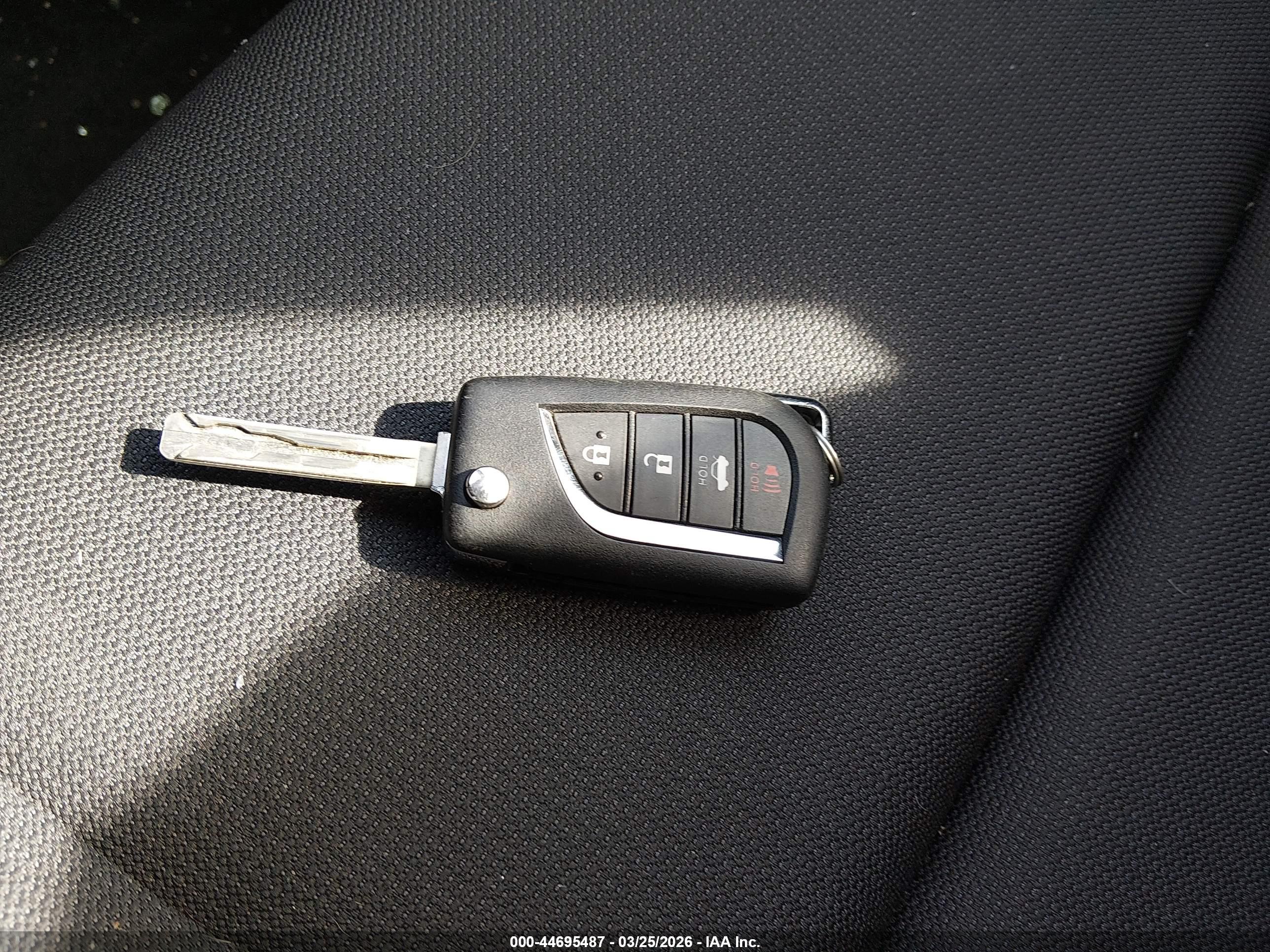 TOYOTA COROLLA image 11