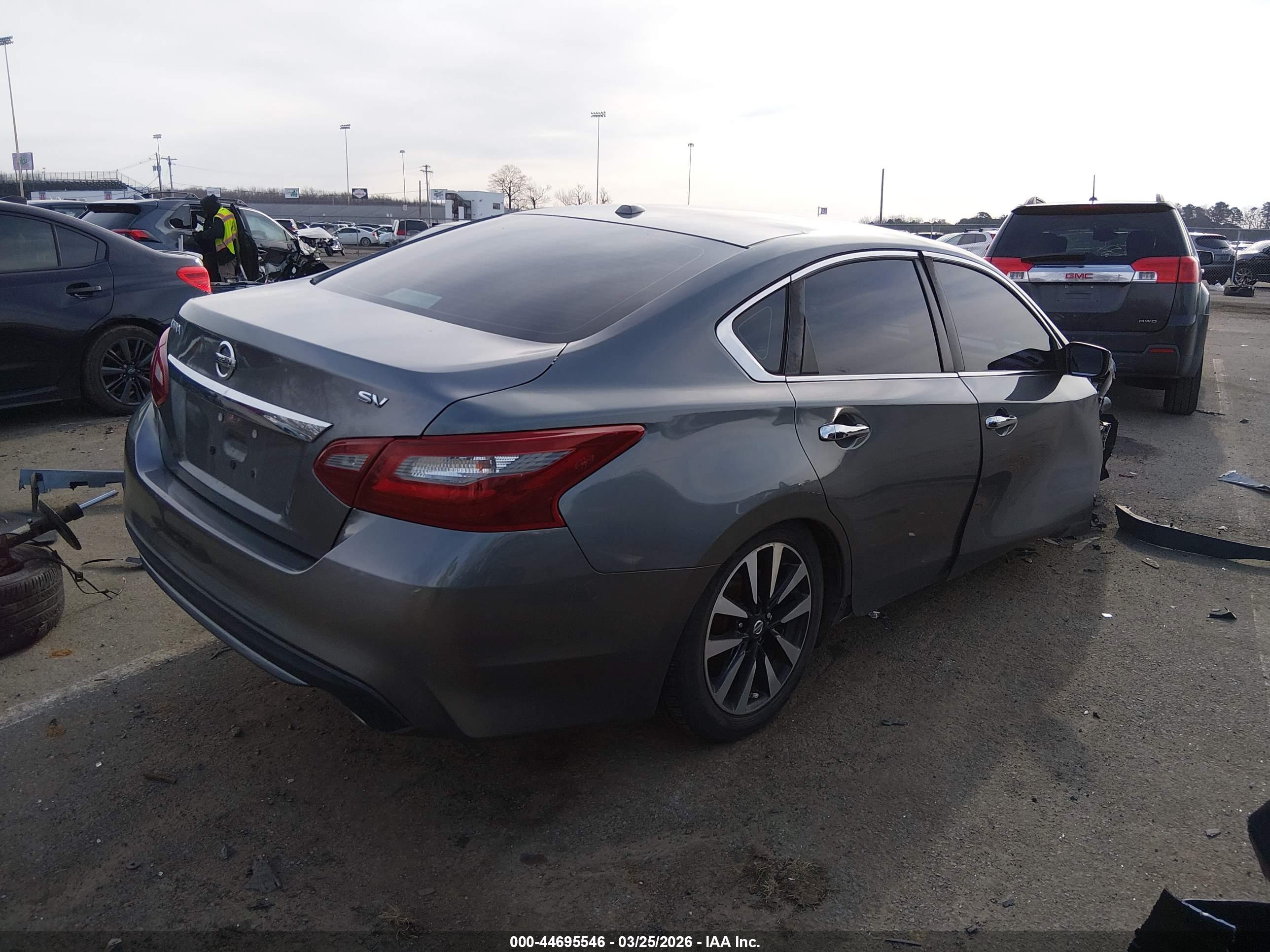 NISSAN ALTIMA image 4