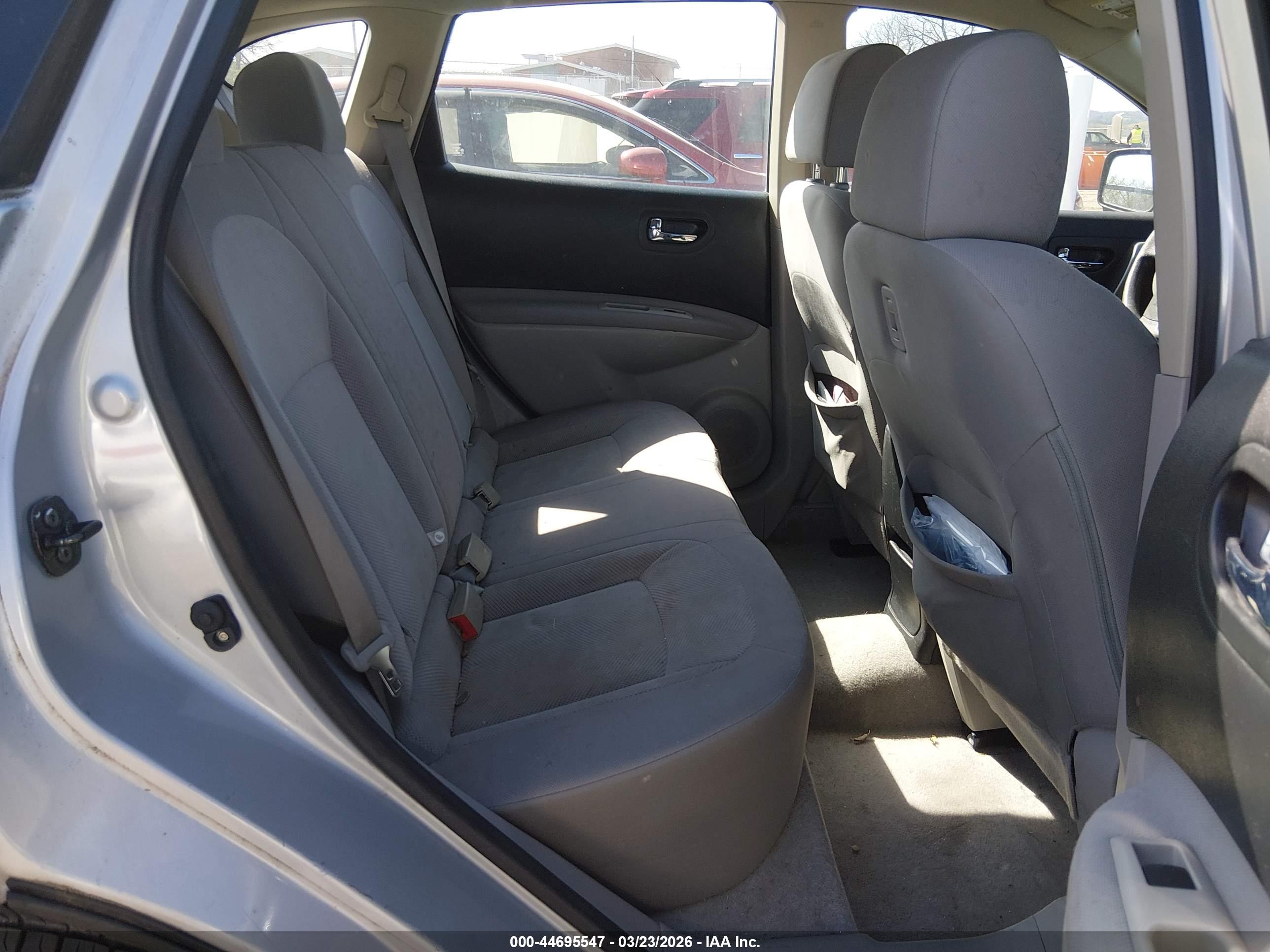 NISSAN ROGUE image 8