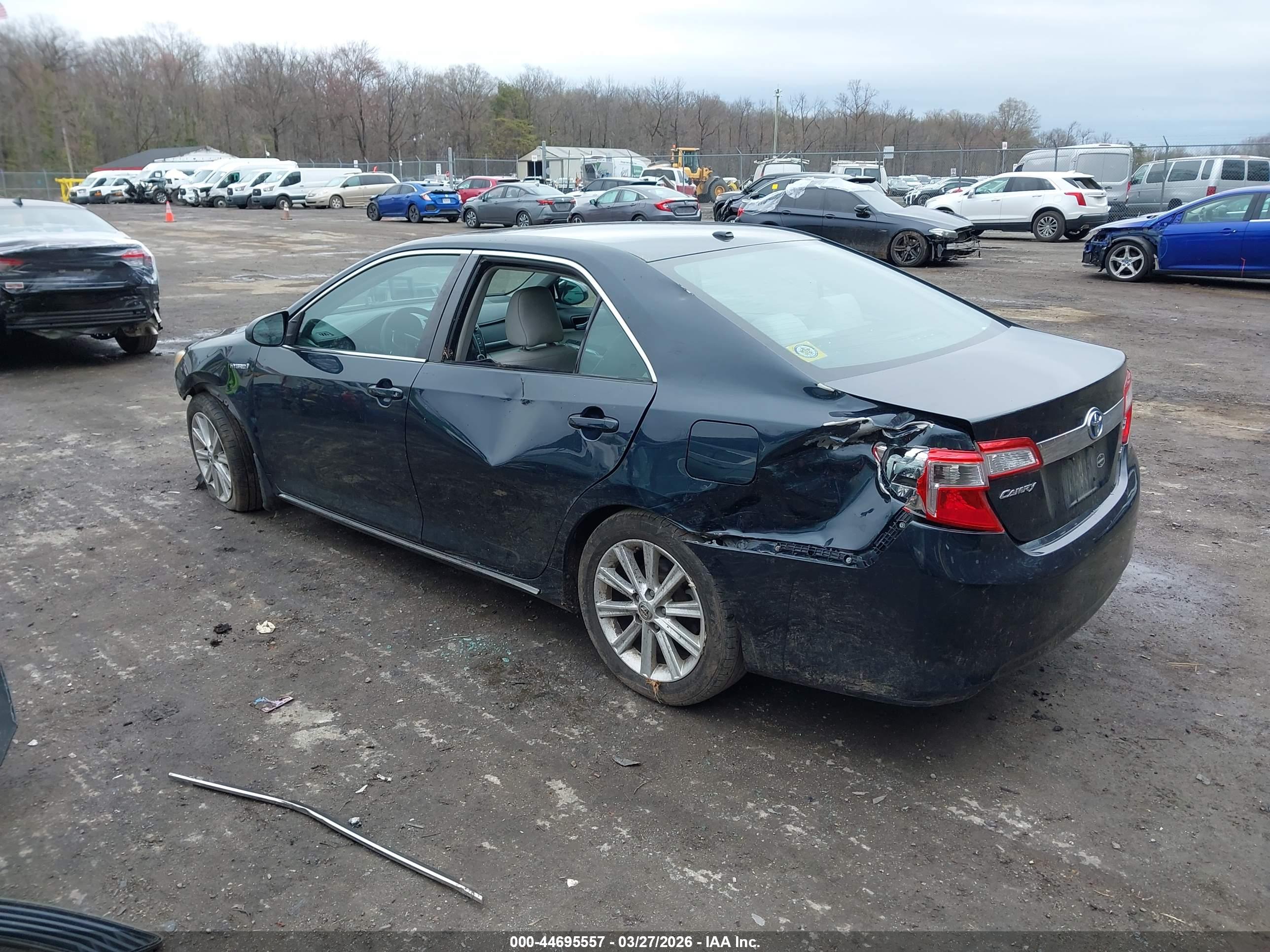 TOYOTA CAMRY image 3