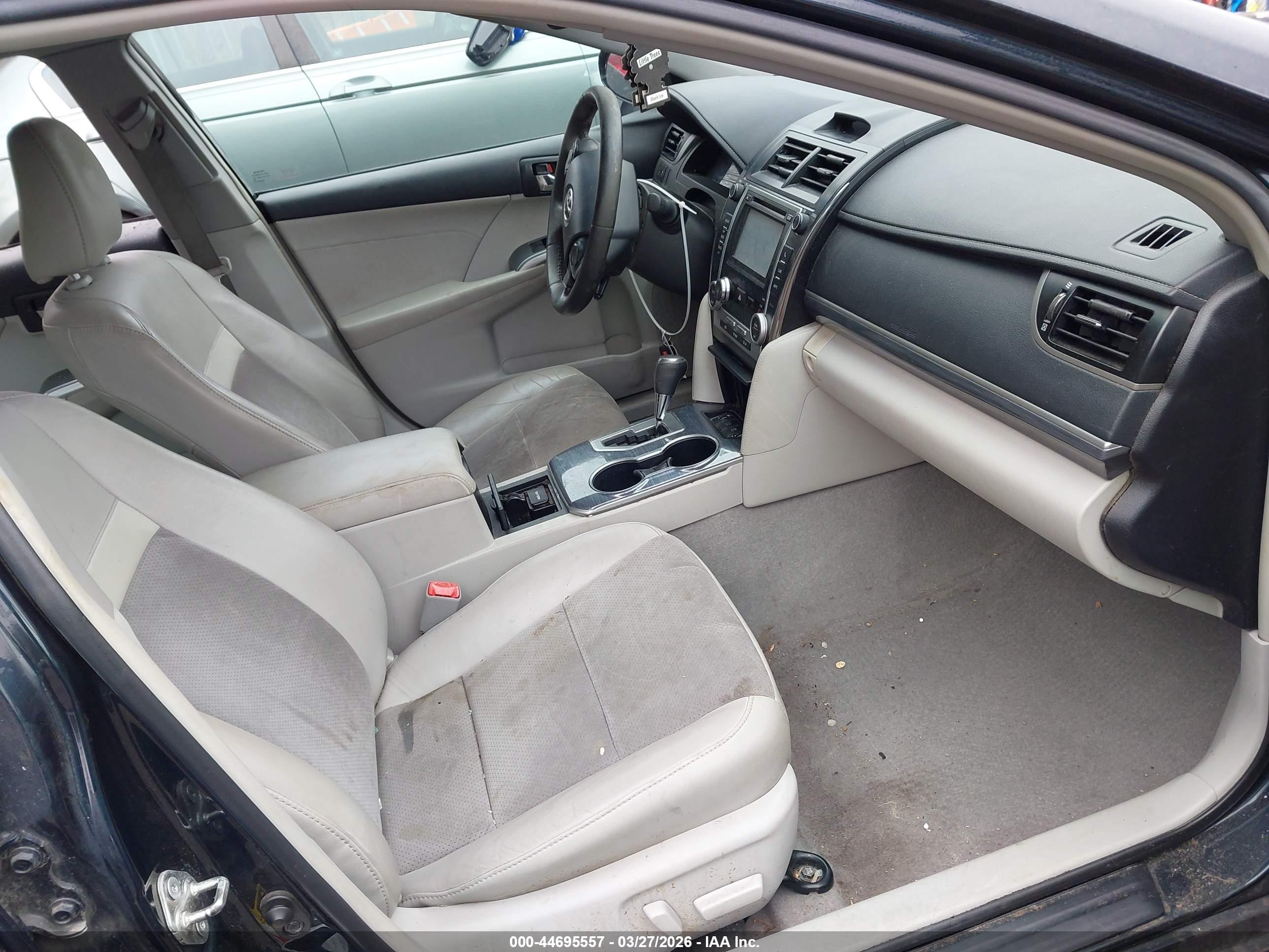 TOYOTA CAMRY image 5