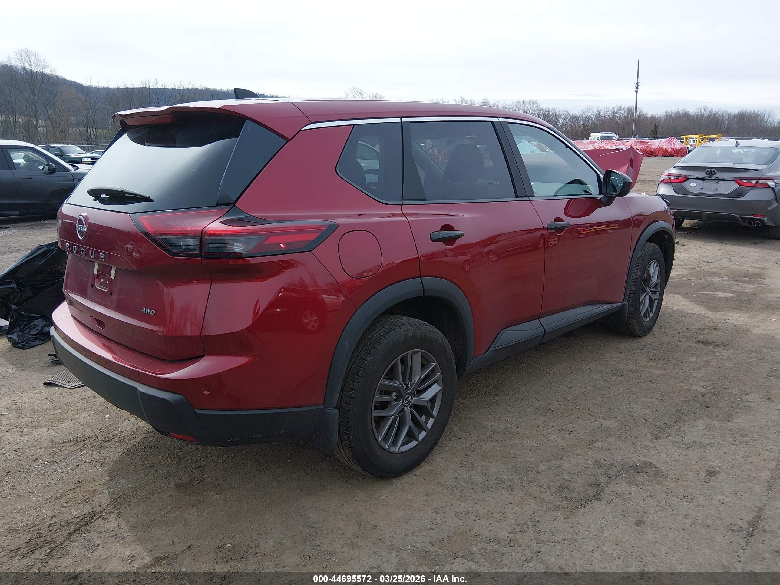 NISSAN ROGUE image 4